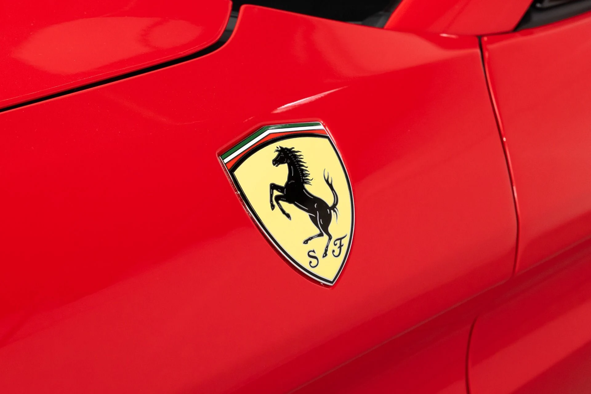 mph030_2689017048_Used_2017_Ferrari_California_T_1784583649_4320cecc97