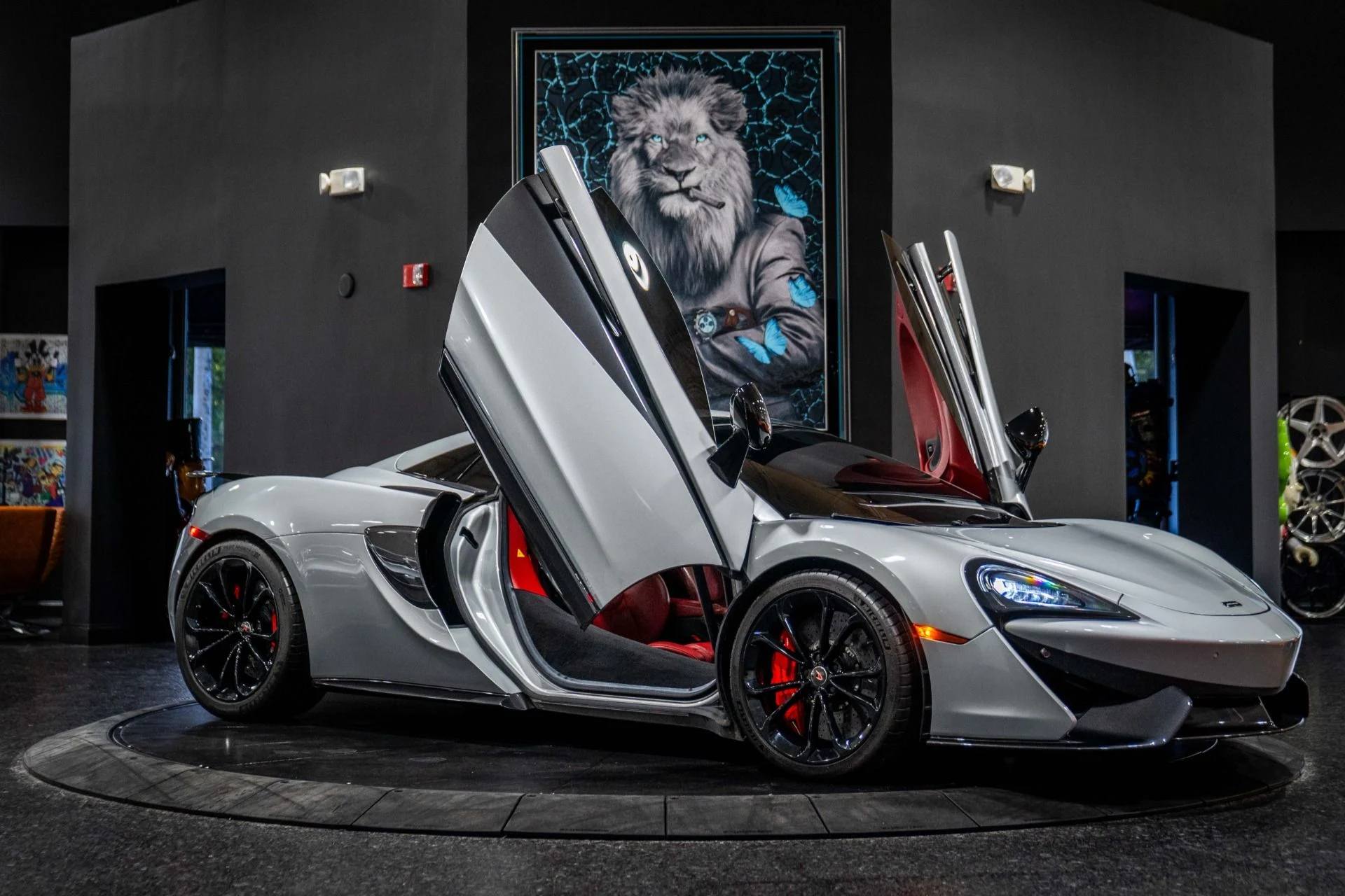 mph030_2689040877_Used_2018_Mc_Laren_570_S_Spider_Loaded_Spec_Larini_exhaust_1765511070_333cf8f540