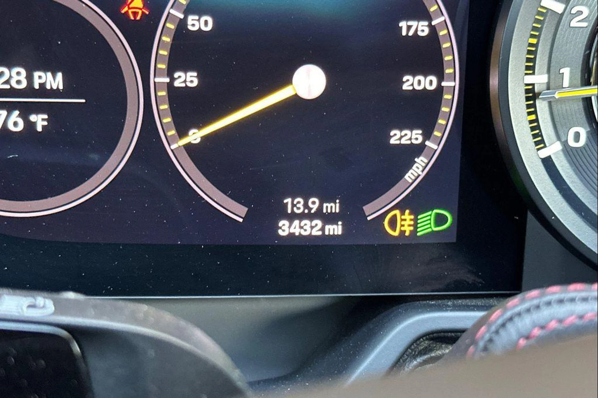 mph030_2694931008_rgax47_Y_Ke_H_Pd_Tqq_O9_RXZQD_3vn_Q_5461eb5b48