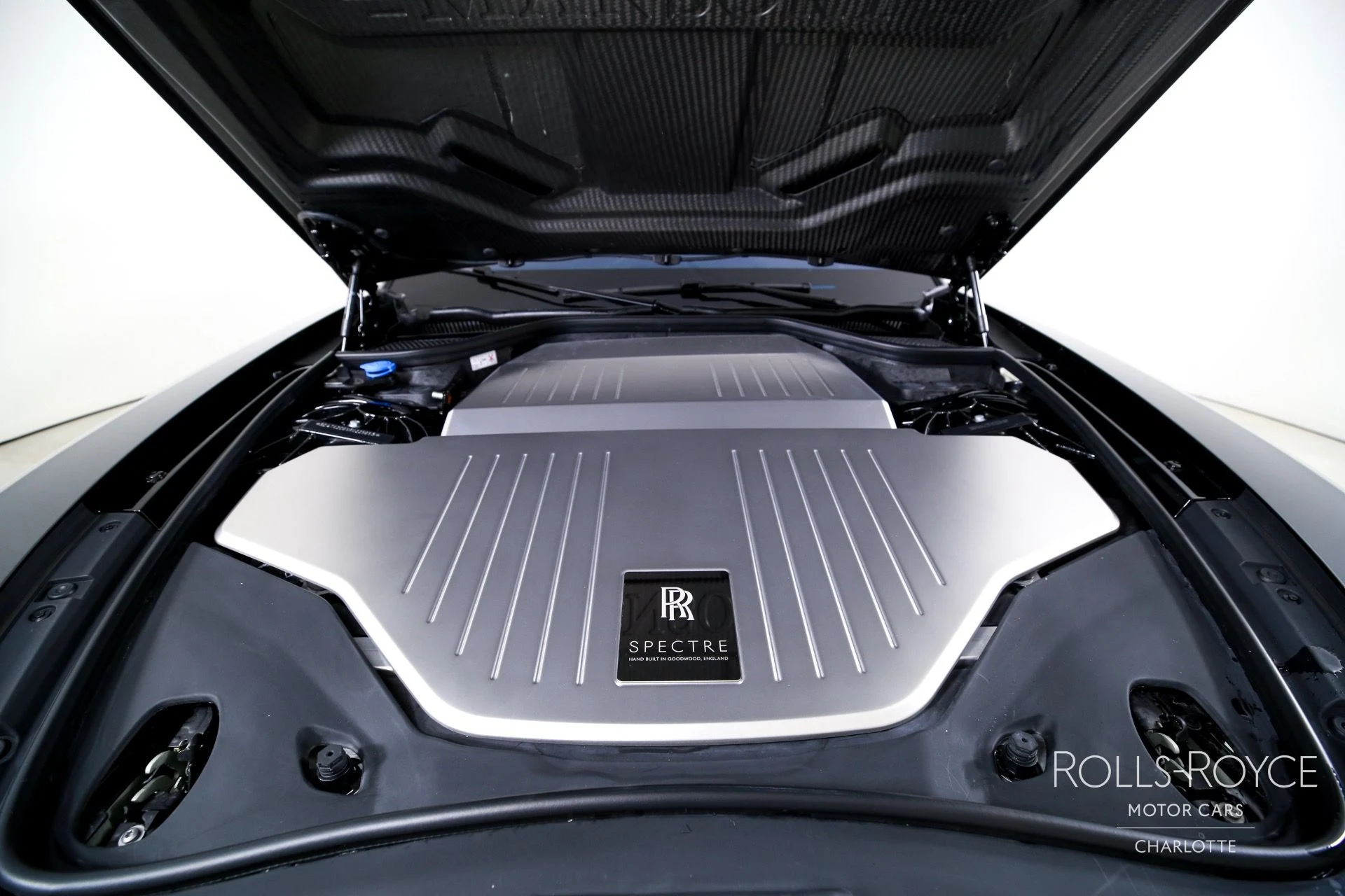mph030_2701719088_Used_2024_Rolls_Royce_Spectre_1757714259_509d5d80b7