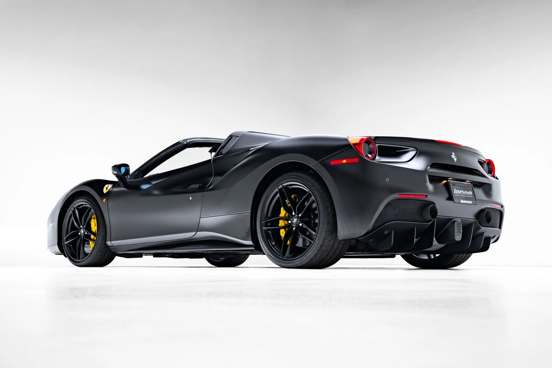 mph030_2706453303_Used_2018_Ferrari_488_Spider_1771880321_b164e7e778