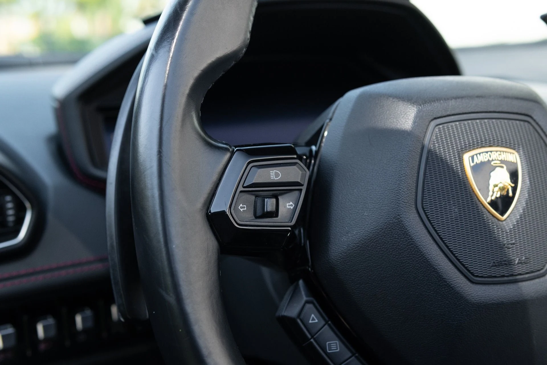 mph030_2731957382_Used_2017_Lamborghini_Huracan_LP_610_4_Spyder_1774364077_fa64cf4c25