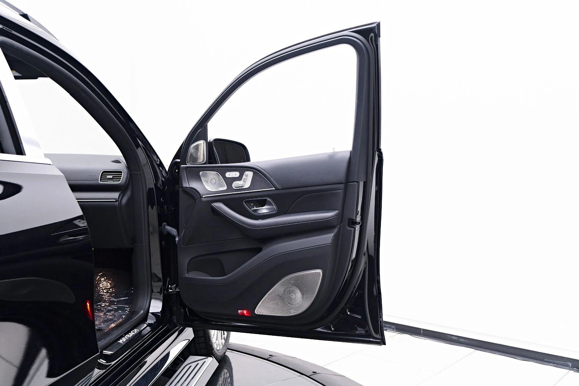 mph030_2743213072_Used_2022_Mercedes_Benz_GLS_Maybach_GLS_600_1747446181_1a7f697cf1