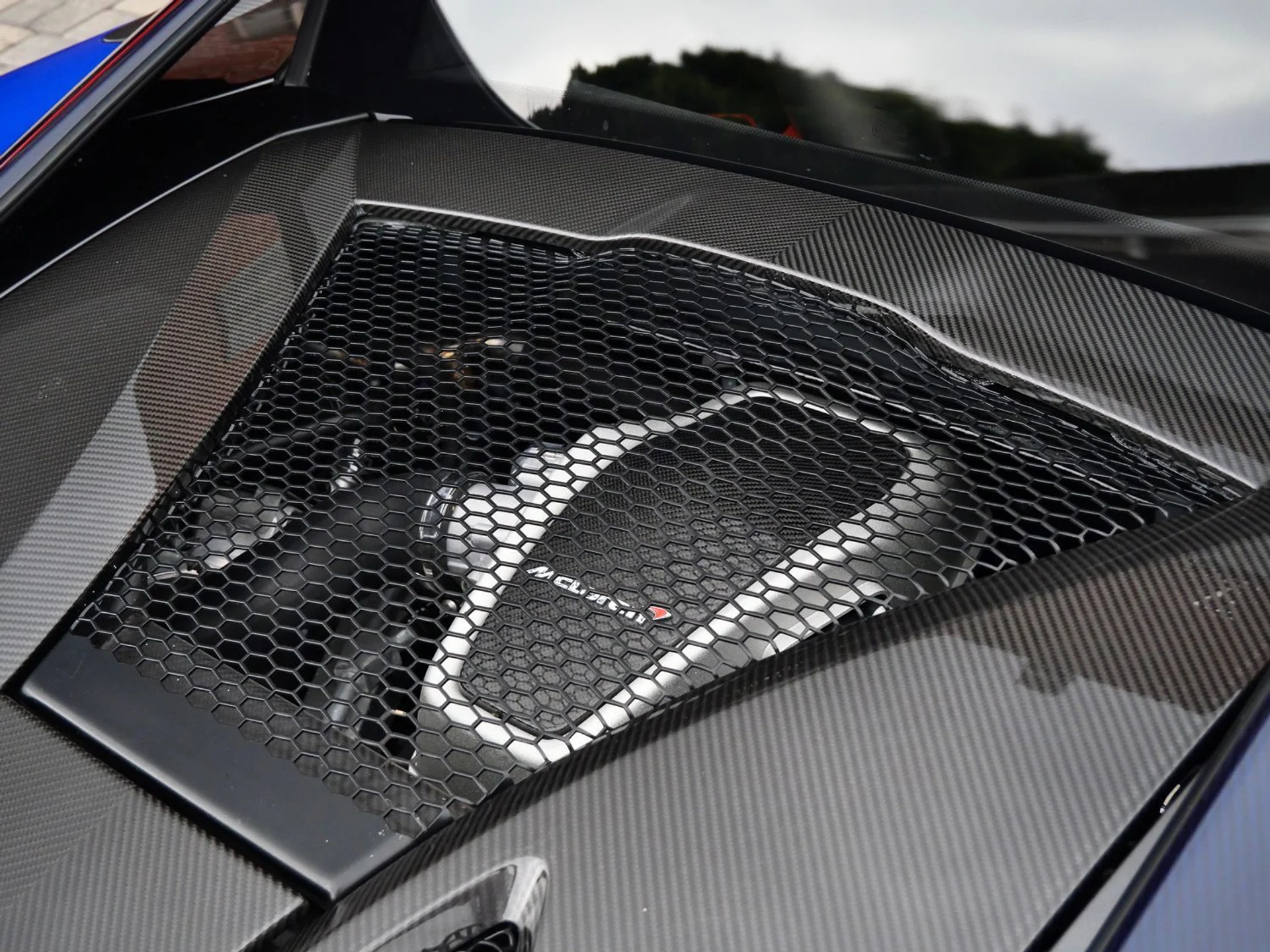 mph030_2744054368_a31883b7a5e8d4f950f0b43307c15214x_dc48c4fb74