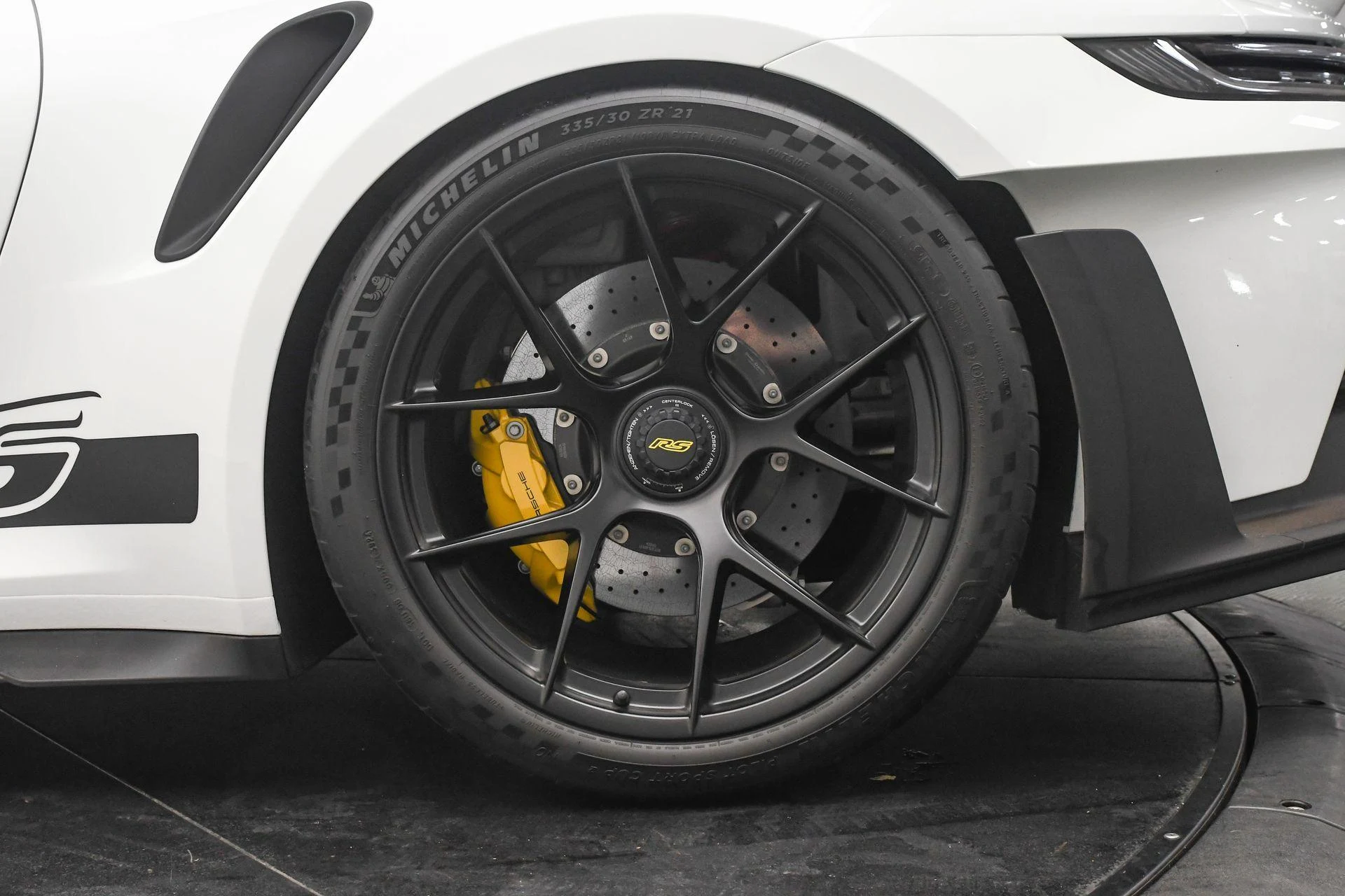 mph030_2747920359_Used_2025_Porsche_911_GT_3_RS_1757454229_4a76d3da85