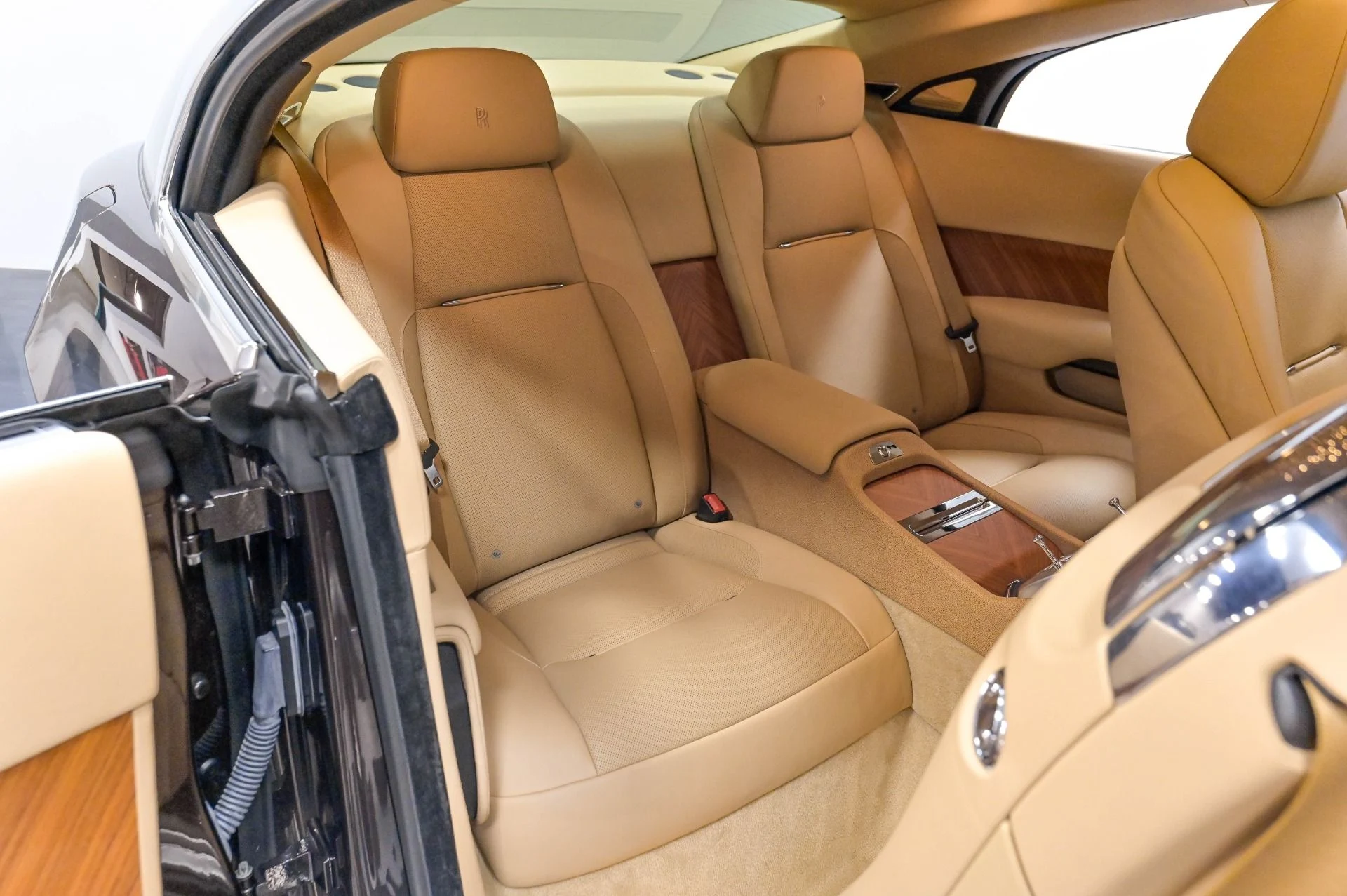 mph030_275430052_Used_2014_Rolls_Royce_Wraith_1783020984_dca9e8d3cf