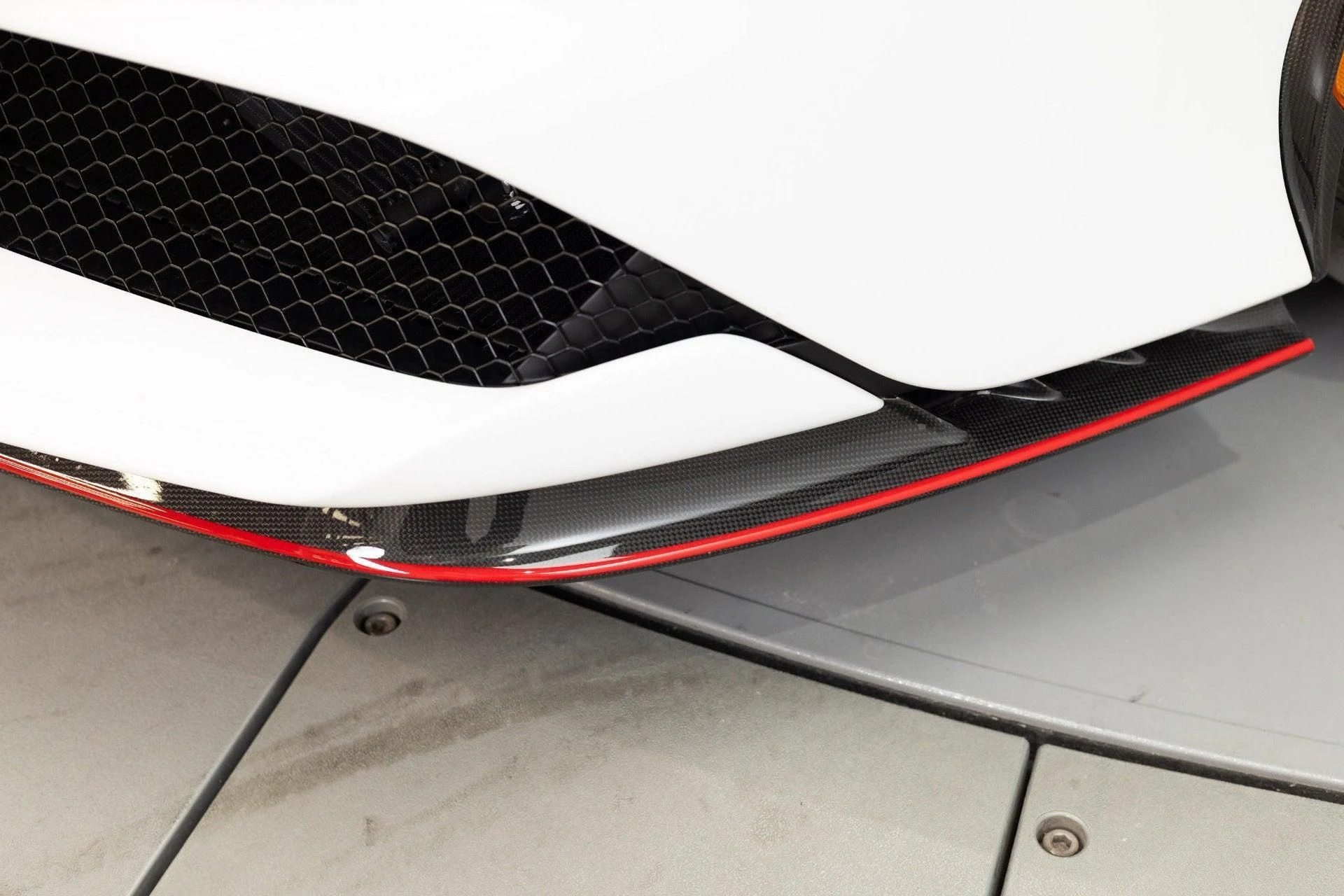 mph030_2757314327_Used_2022_Ferrari_SF_90_Spider_1777382752_6cd0ca6b3a