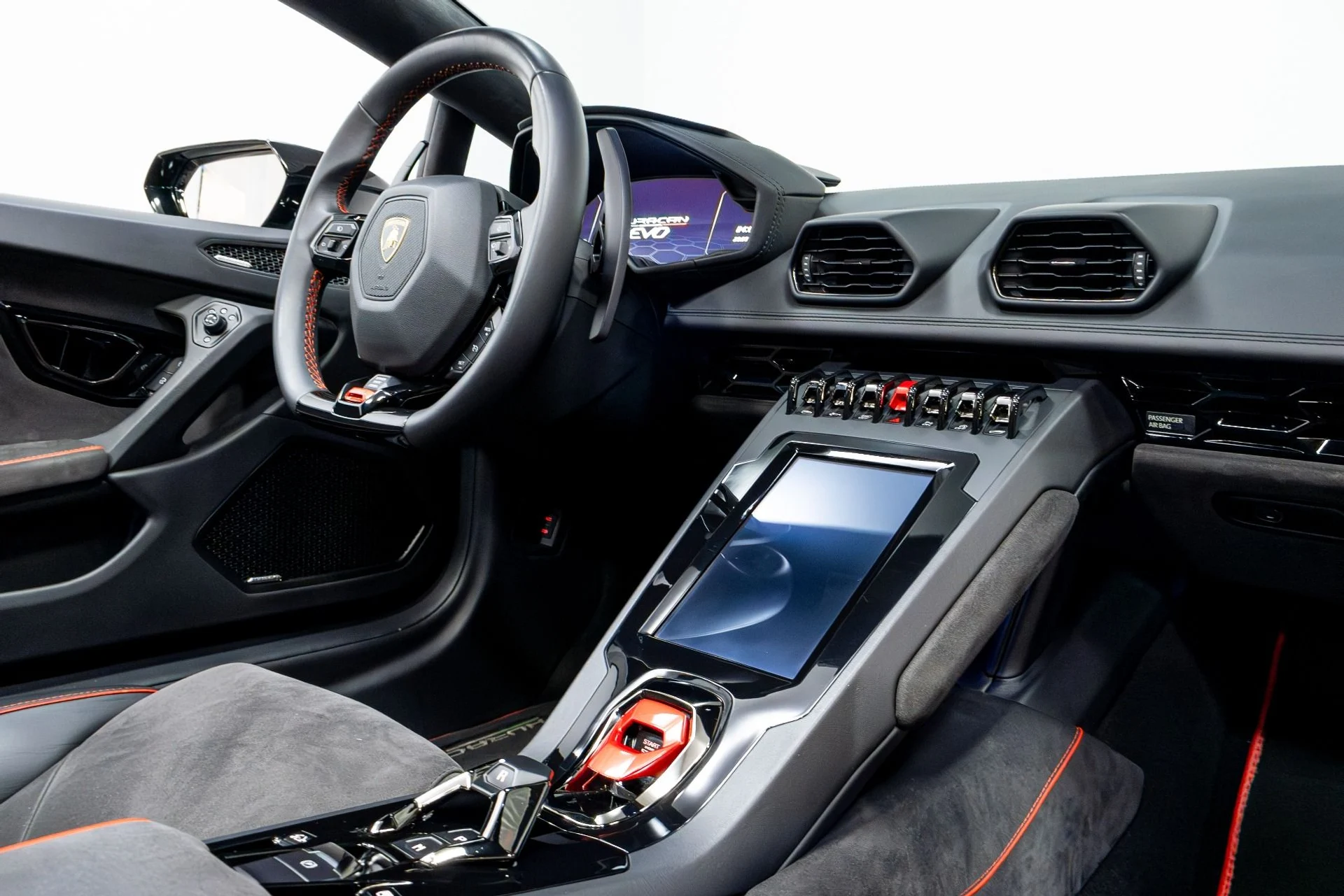 mph030_2761189570_Used_2020_Lamborghini_Huracan_EVO_1774302788_7484990086