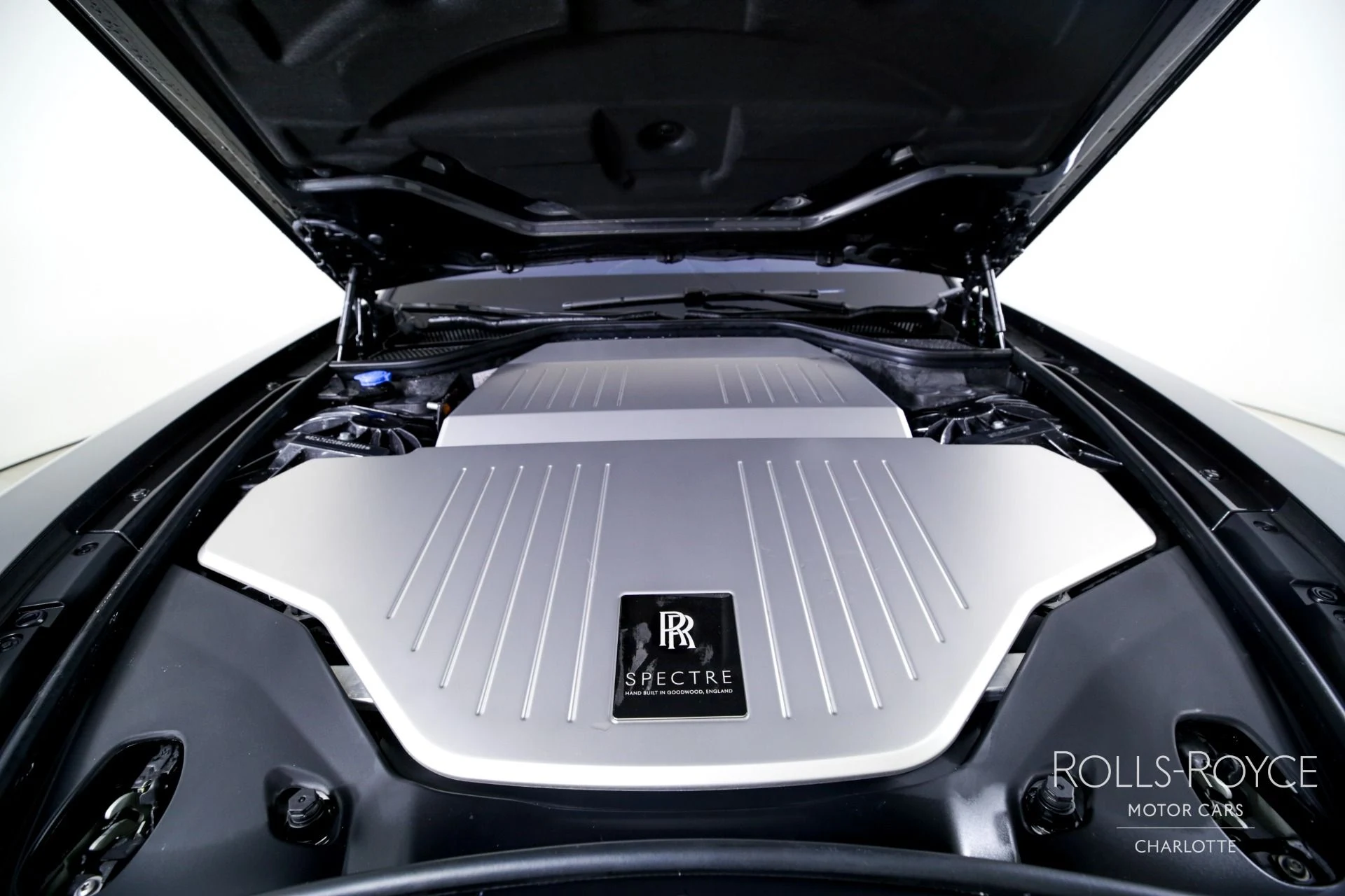 mph030_2762171462_Used_2024_Rolls_Royce_Spectre_1742932757_f317fdd73f