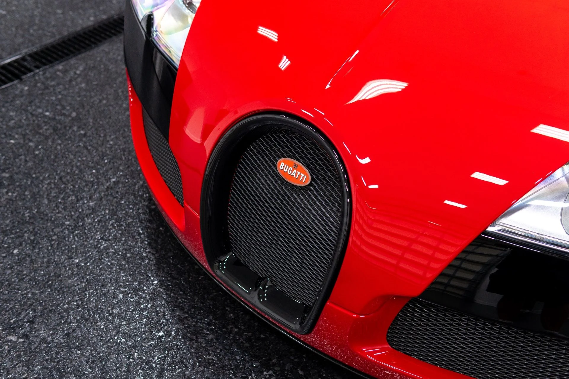 mph030_2769886491_Used_2008_Bugatti_Veyron_164_1769463944_068af6fd3e