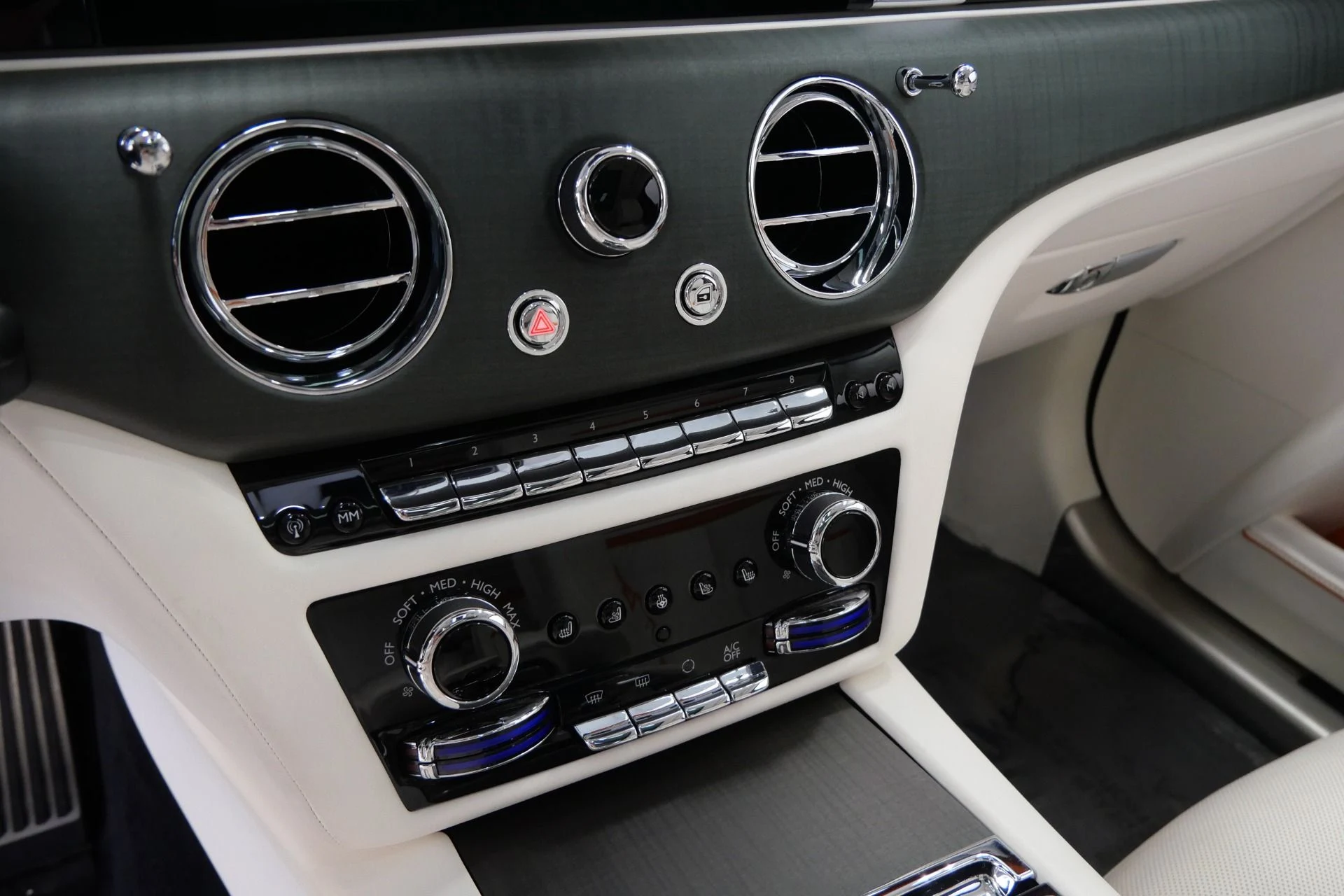 mph030_2772148816_Used_2022_Rolls_Royce_Ghost_Low_Miles_The_Ghost_Package_Bespoke_Audio_1780333725_c54ee29249