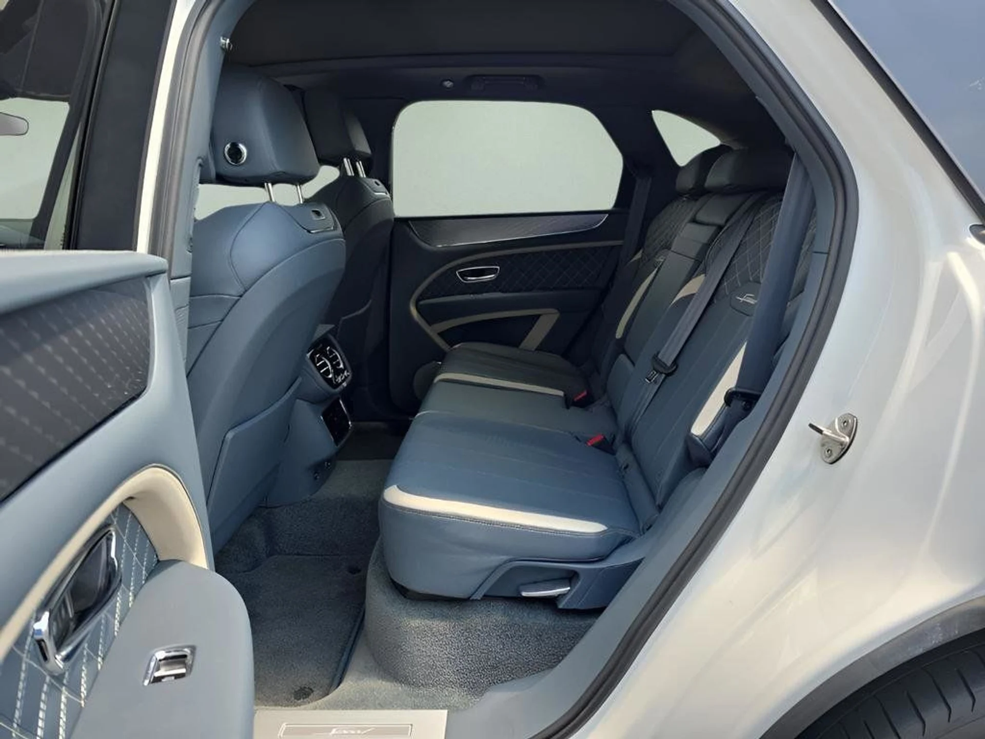 mph030_2778313238_7a1fb72862aa478a8cd5c921e4fdfaf2_24472c29b8