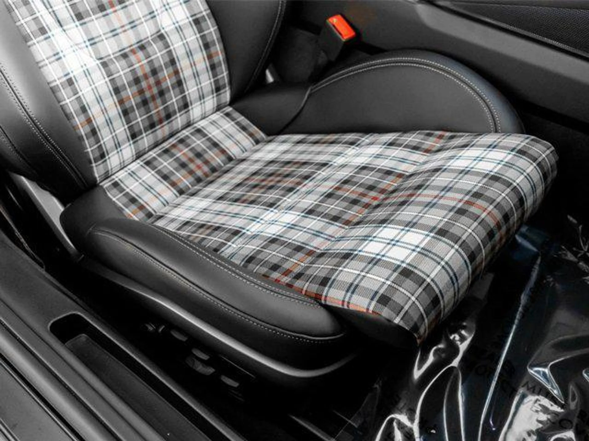 mph030_2778611794_5_U_j_Y8_Zza8z_M_Bs_Tz_C_t31_Gu_SD_4_E_ad6580f68e