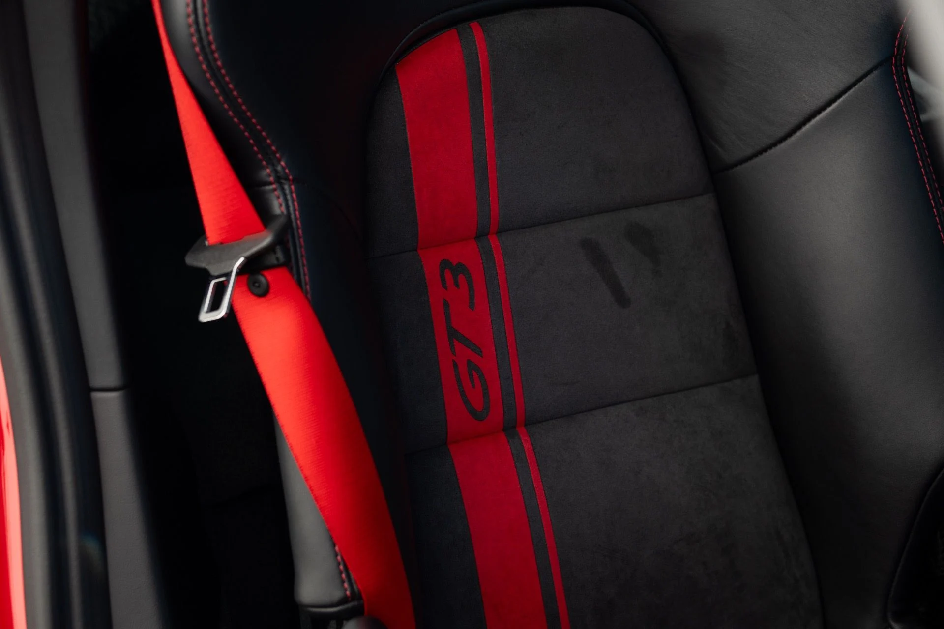 mph030_2778711768_Used_2018_Porsche_911_GT_3_1755032810_c6c6443ce6