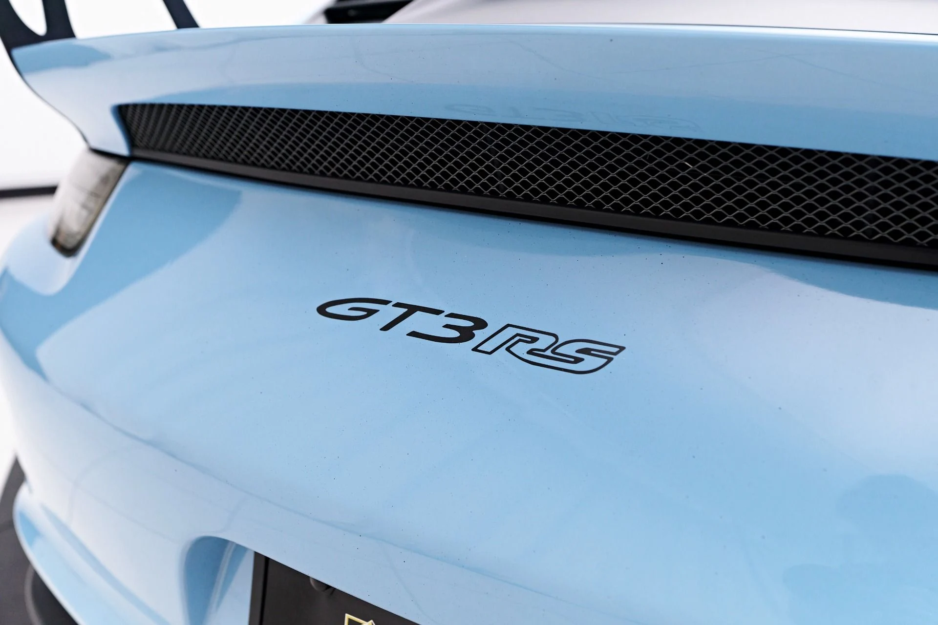 mph030_2788942204_Used_2016_Porsche_911_GT_3_RS_1755310000_56815305e7