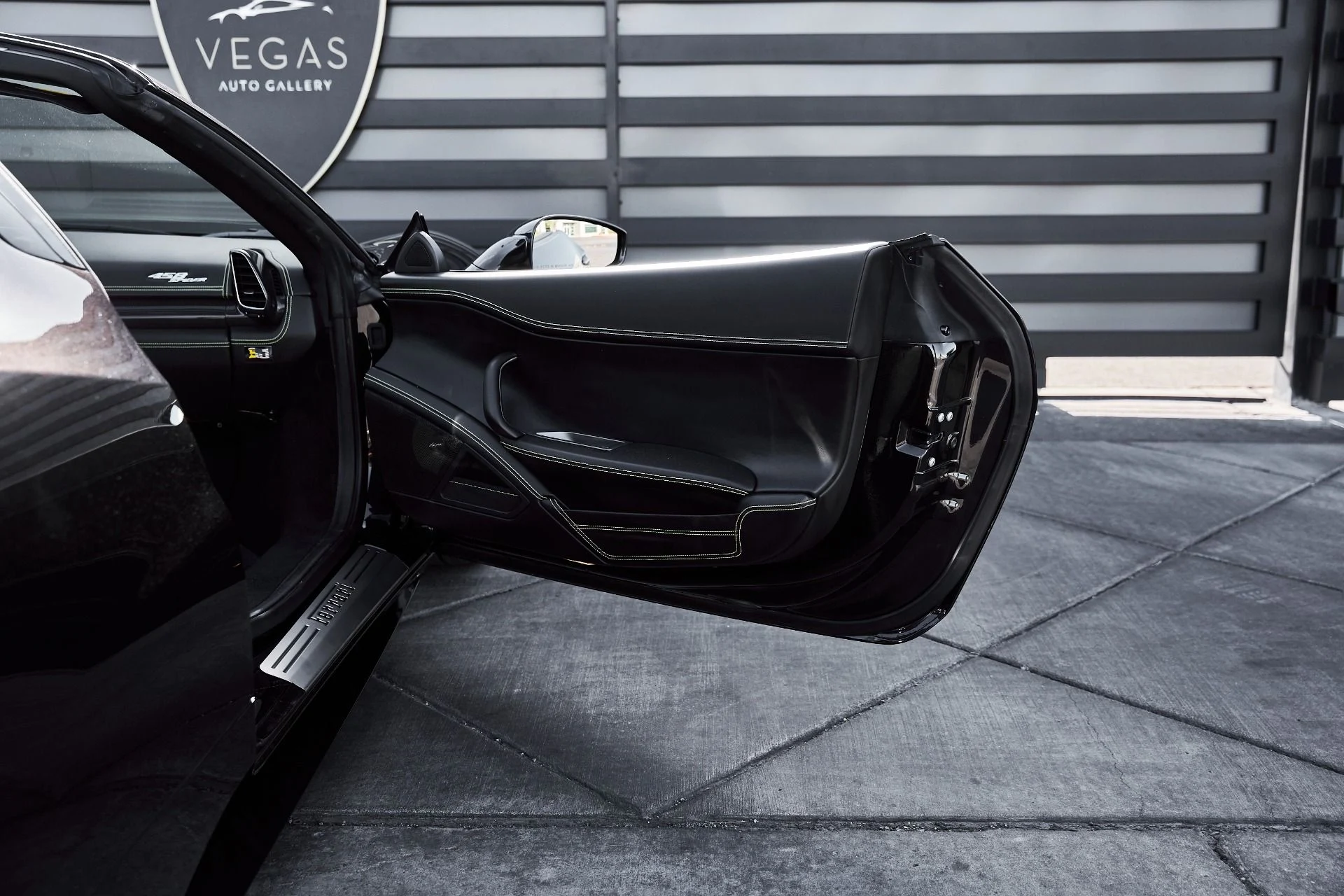 mph030_2789680271_Used_2015_Ferrari_458_Spider_Base_1777010238_0b2da36376