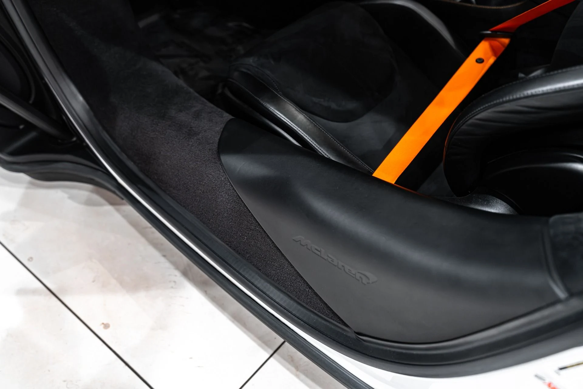 mph030_2791936109_13105_p31_l_5277e3ab09