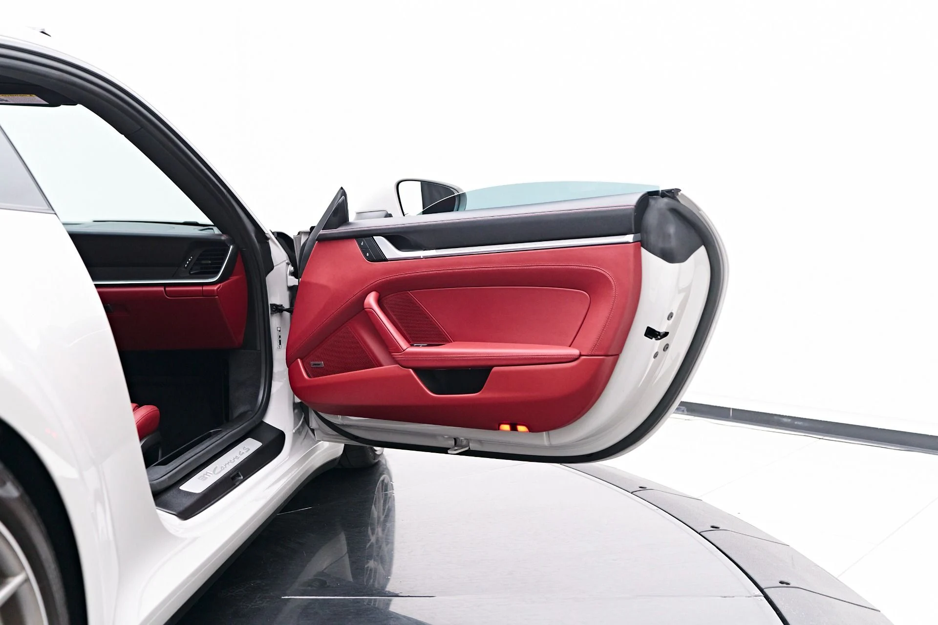 mph030_2795136300_Used_2023_Porsche_911_Carrera_4_S_1757702383_d872e4e86a