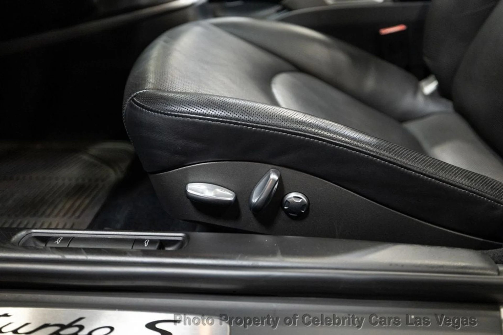 mph030_279688229_used_2012_porsche_911_turboscabriolet_9707_22921544_31_1024_a83f5f4177