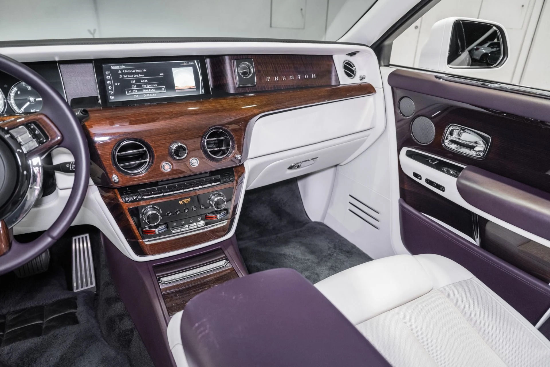 mph030_2805934522_Used_2018_Rolls_Royce_Phantom_1778080077_2656a48ddc