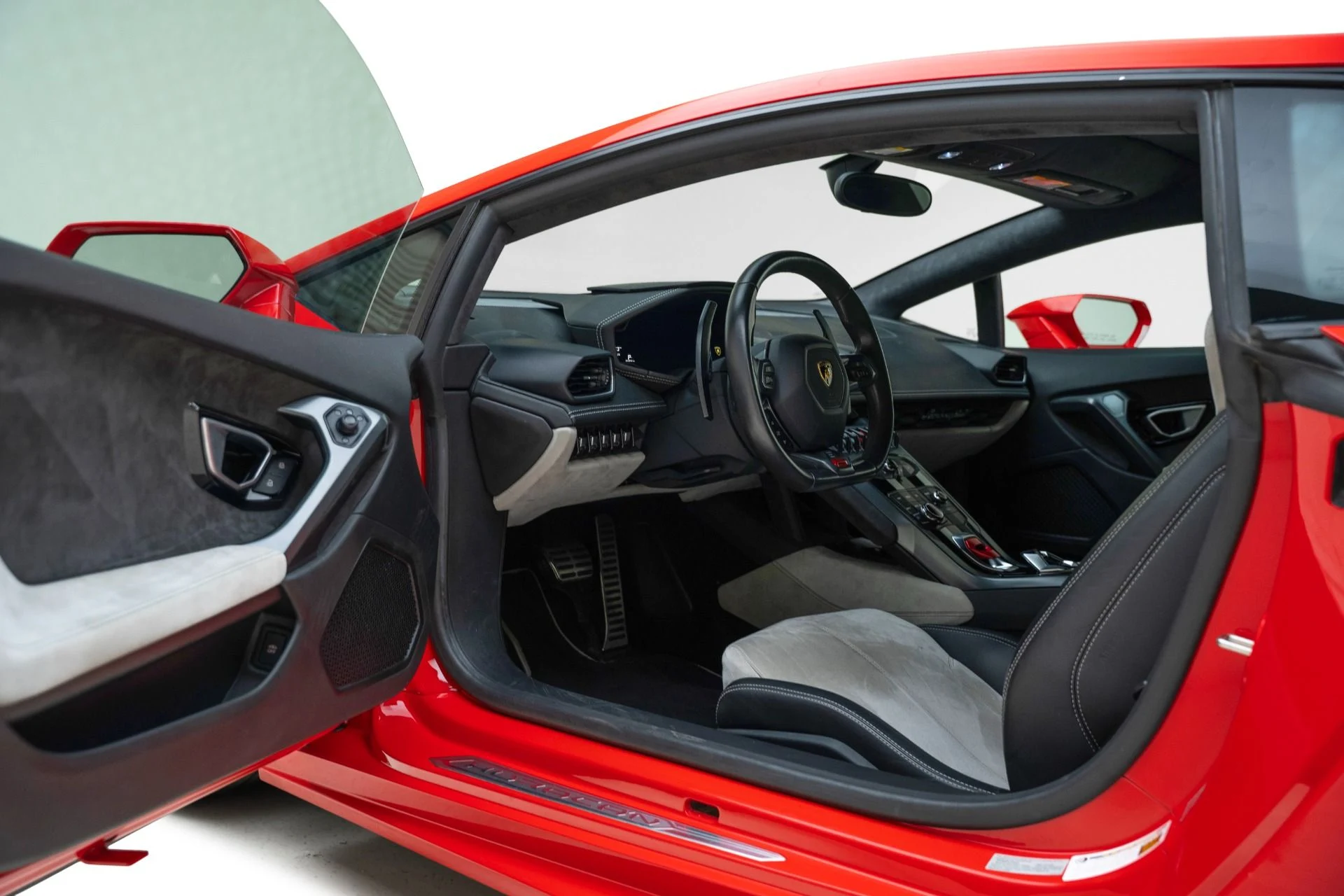 mph030_2806700271_Used_2016_Lamborghini_Huracan_LP_580_2_1782242177_76bc849ede