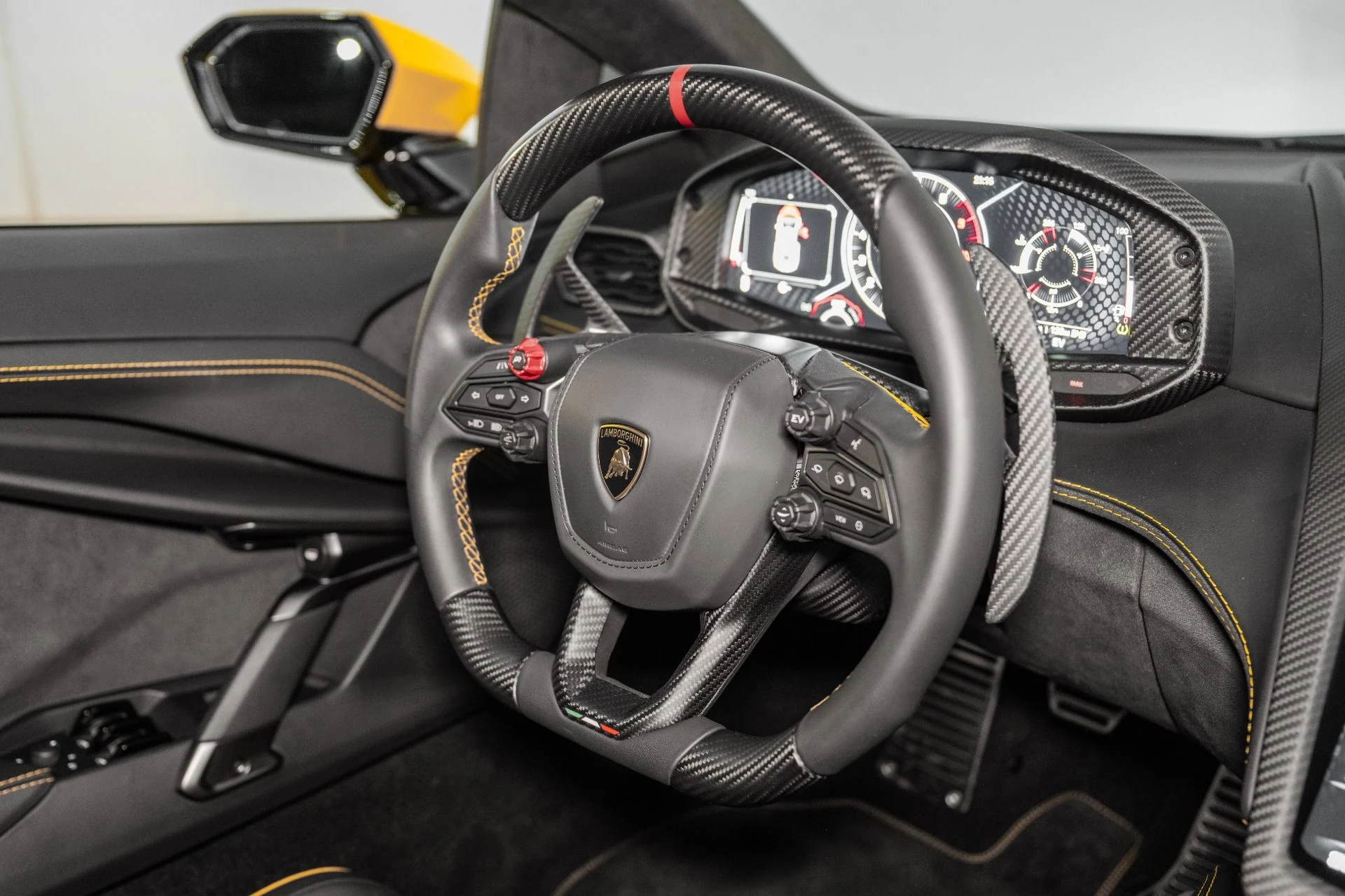 mph030_2808881090_Used_2024_Lamborghini_Revuelto_1760974364_db71023dbc
