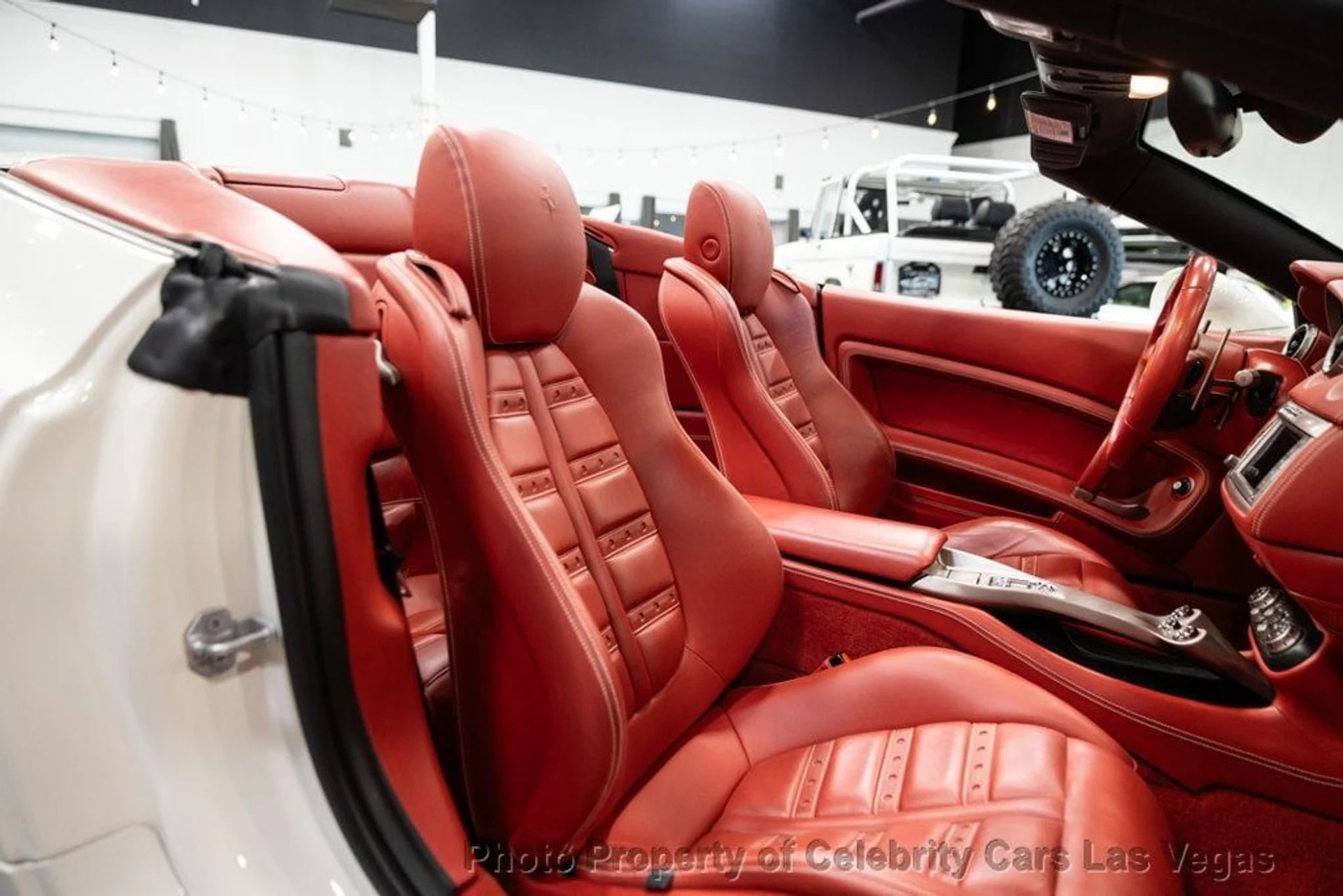 mph030_28144893_used_2014_ferrari_california_2drconvertible_9707_21961788_31_1024_d7fc35e4e3