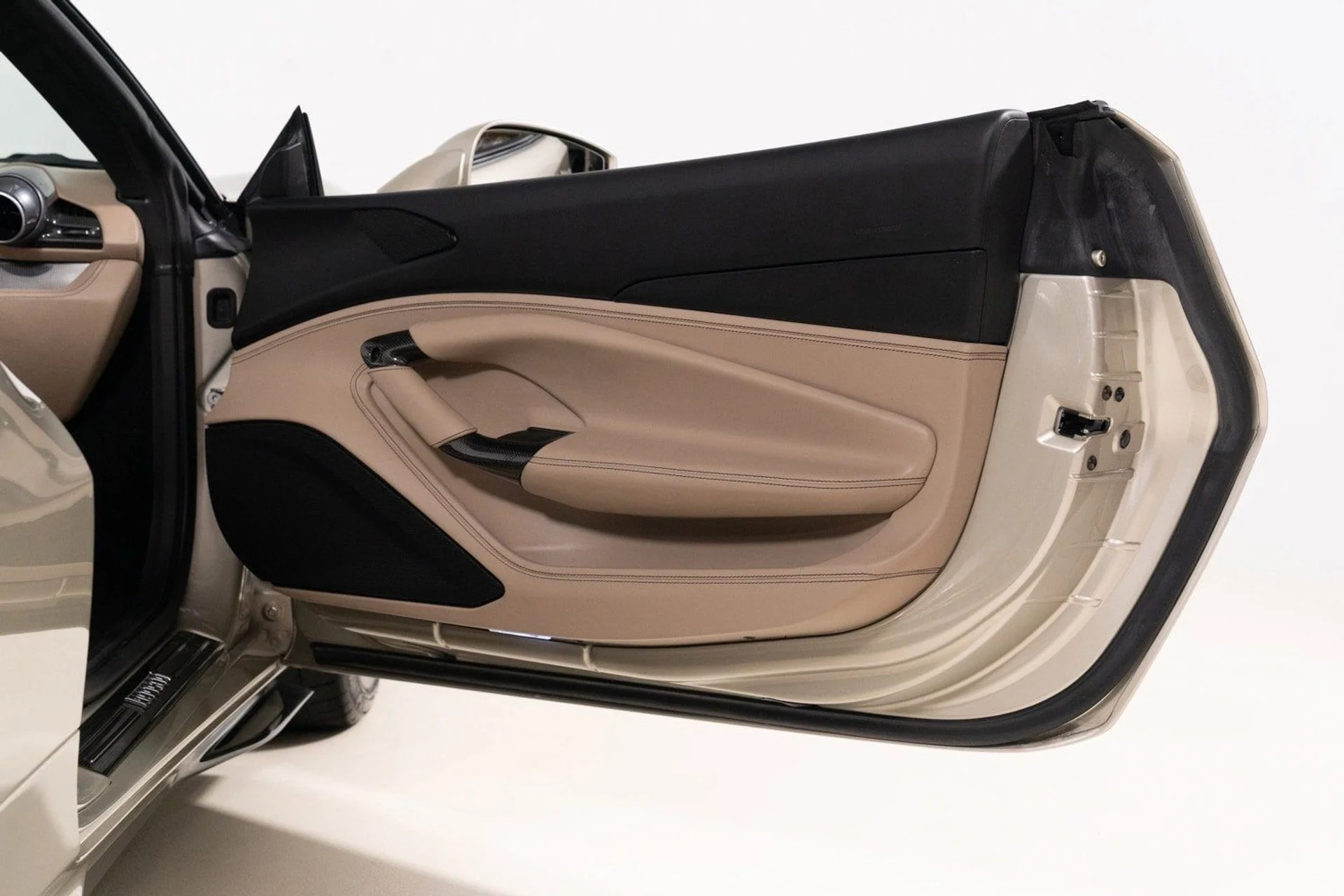 mph030_281713257_13622cd8c9334f1eb17bf0110960fe90_c03a701198