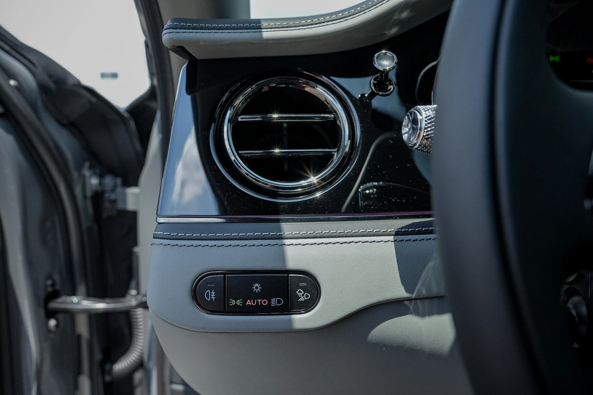 mph030_2822429028_Hi_Tech_Luxury_Imports_LLC_SCBBP_6_ZGXSC_023023_image_30_d7a87e4d72