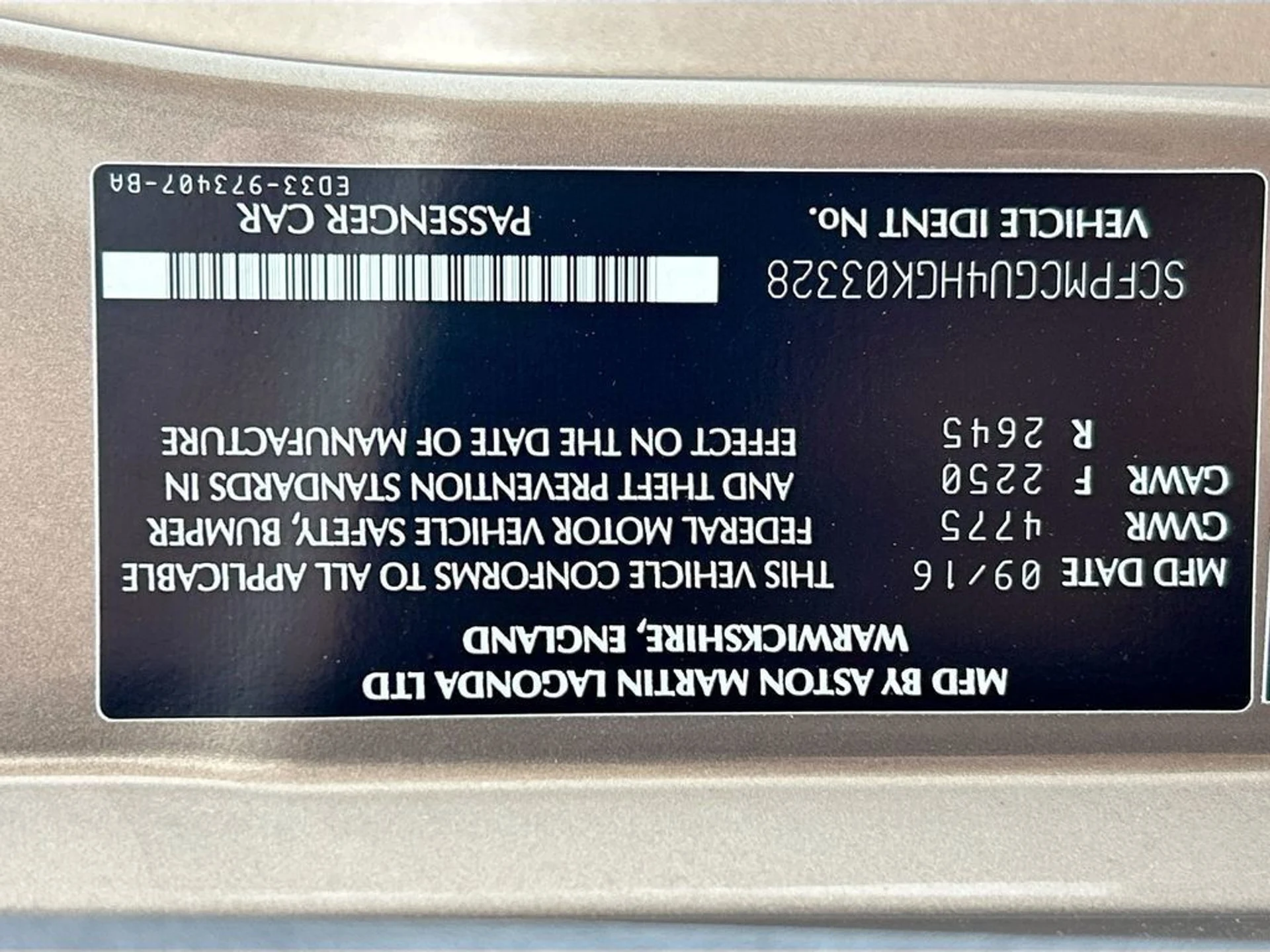 mph030_2836058547_used_2017_aston_martin_vanquish_volante_8119_22986074_31_1024_dee1046d7a