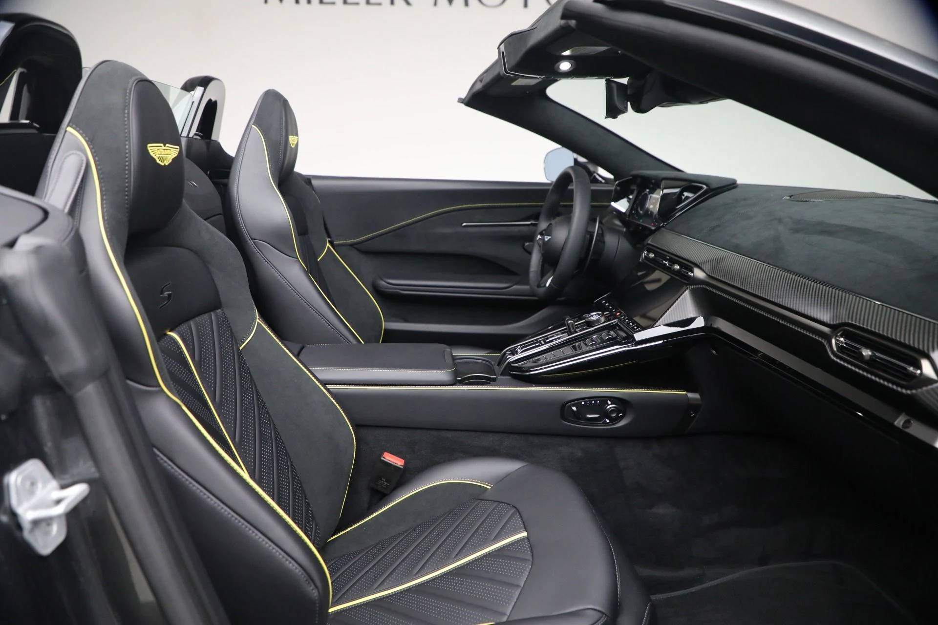 mph030_2841212244_New_2026_Aston_Martin_Vantage_S_Roadster_1776880029_c286c15d29