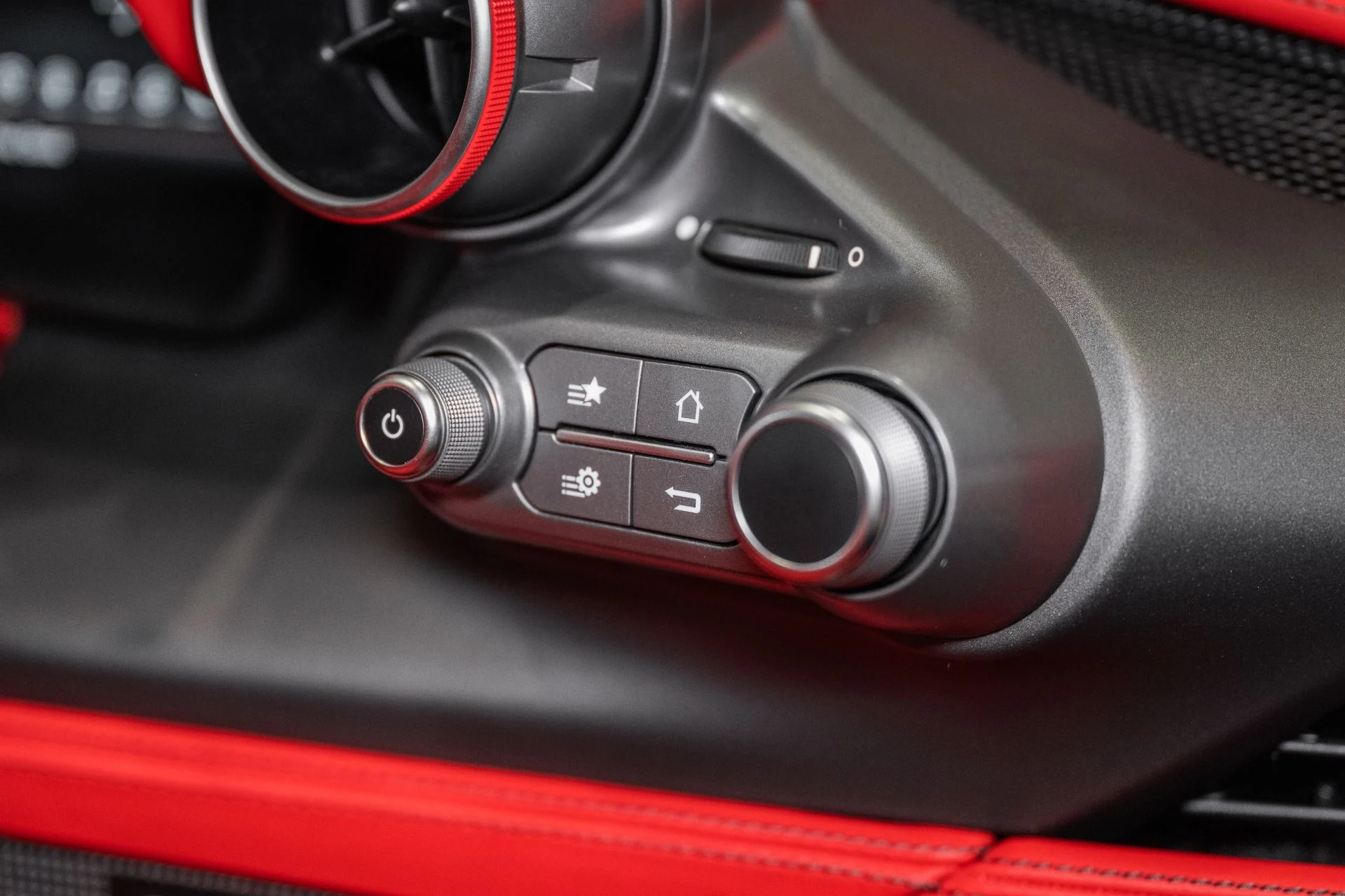 mph030_2843819359_Used_2021_Ferrari_F8_Spider_1788191759_8724a87af4