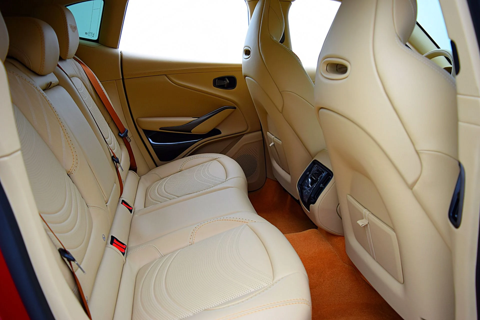 mph030_2845241176_Used_2023_Aston_Martin_DBX_707_c0b913b2e7