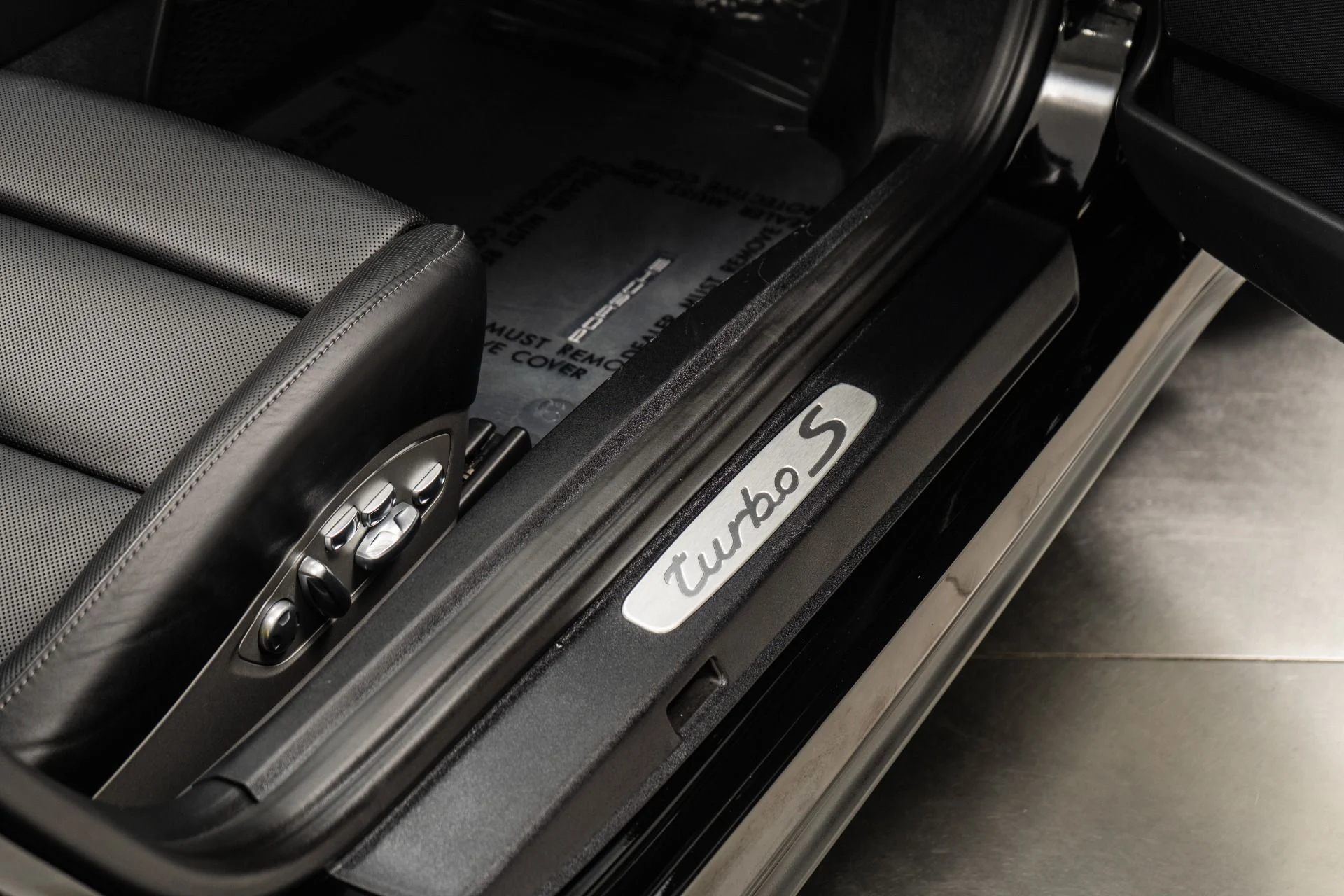 mph030_2848765378_Used_2014_Porsche_911_Turbo_S_1758120142_f7f450f5b9