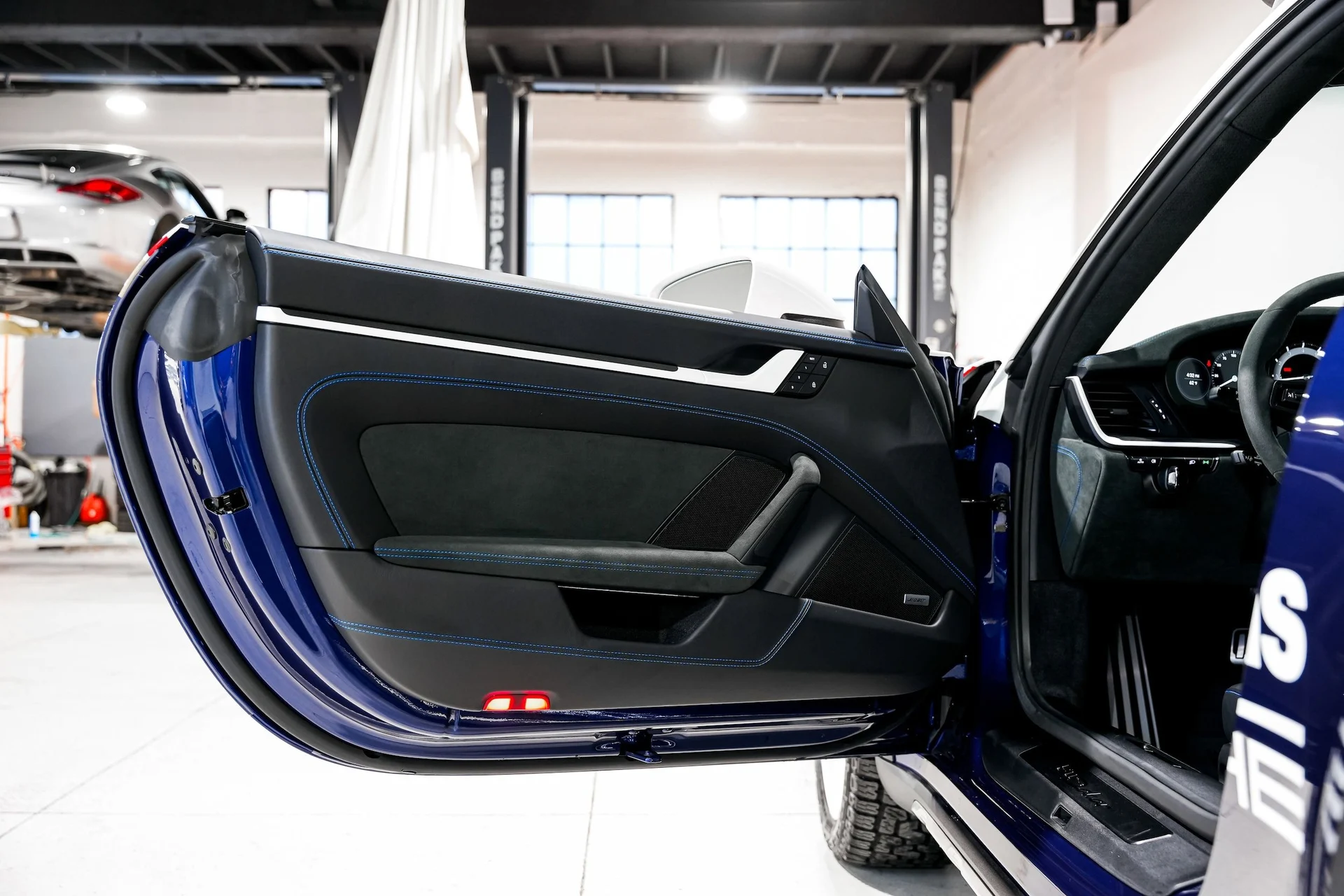 mph030_2852331078_54ed537560fb22ac046ce83e228504a3x_fa561578c1