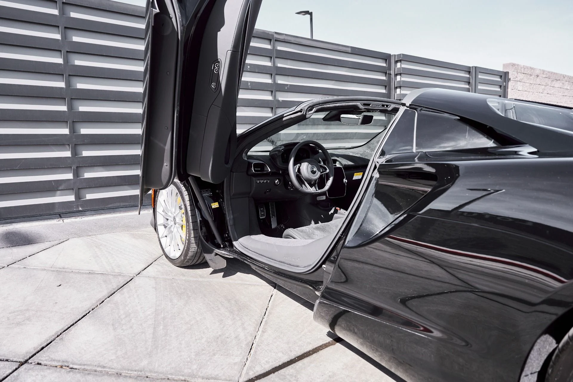 mph030_2855222242_Used_2025_Mc_Laren_Artura_Performance_1772246901_f52cebd808