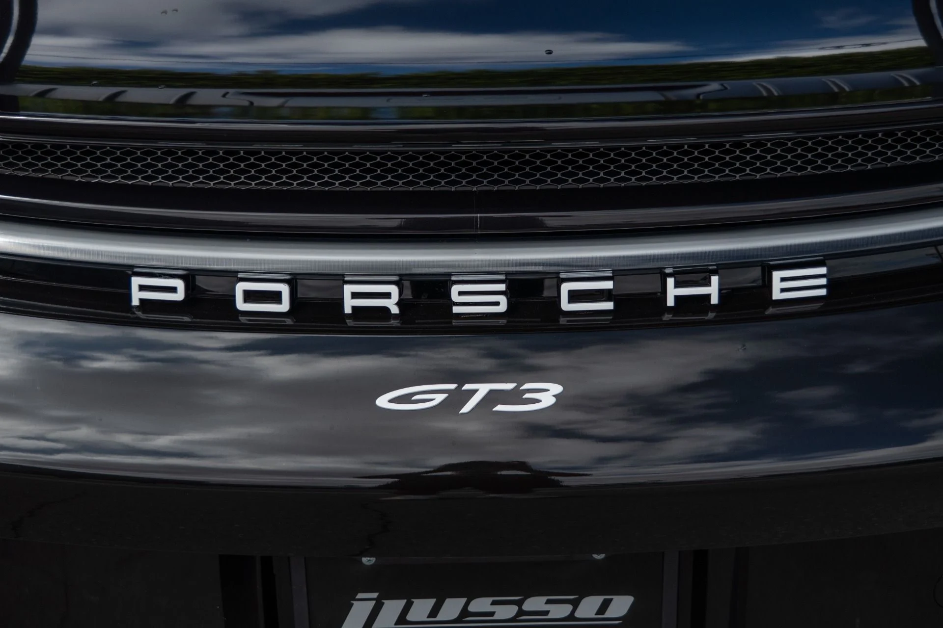 mph030_2881656142_Used_2022_Porsche_911_GT_3_1759173275_3a24ae8dca