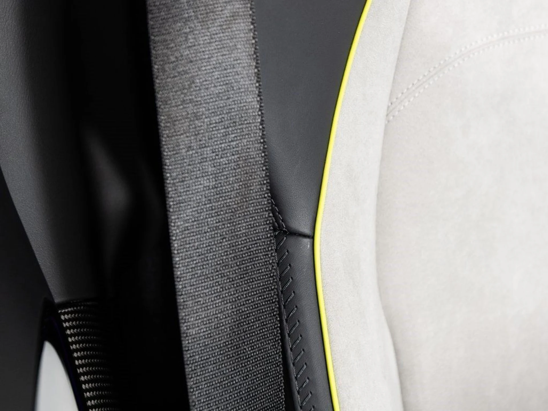 mph030_290238126_549359a884b8fc776f5638cc136a8737x_c16218425a