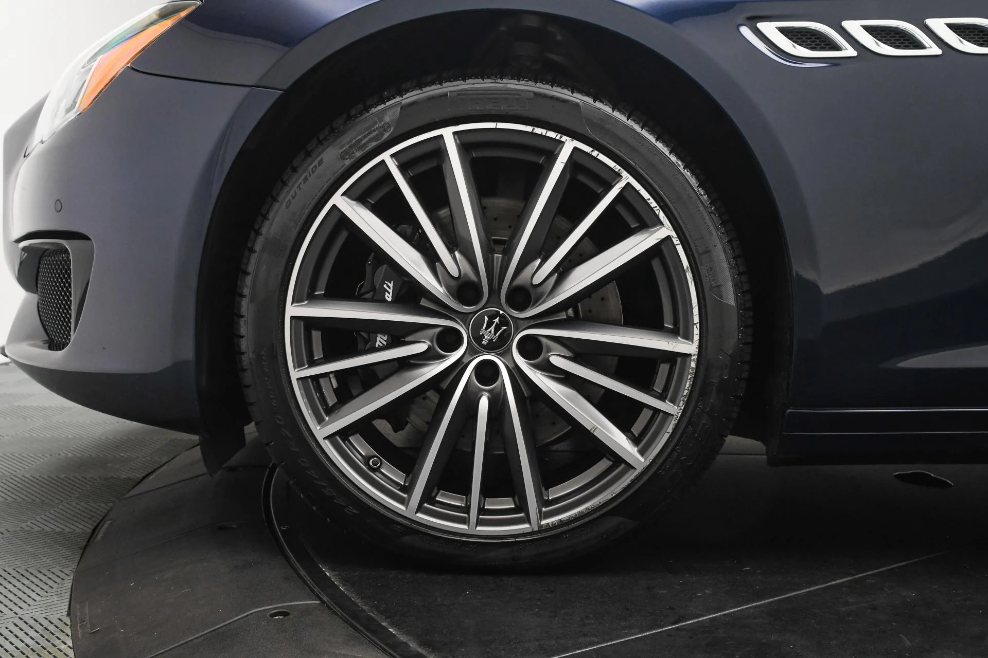 mph030_2905834887_Used_2022_Maserati_Quattroporte_Modena_Q4_1753516889_4d3a8068c1
