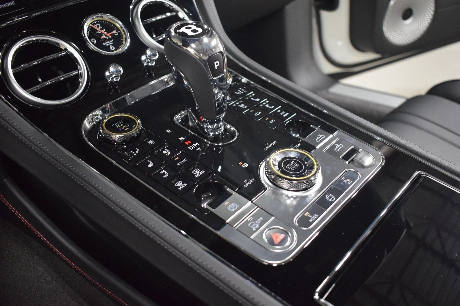 mph030_2913178832_0cb8730ab761d5d46c3d8b155227f33dx_910b50f2f8