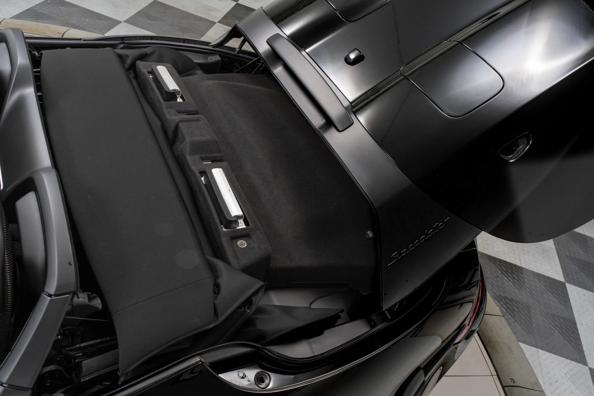 mph030_2913415878_Used_2019_Porsche_911_Speedster_678_of_Only_1948_Built_6_Speed_Manual_1787949099_3561e6b6e0