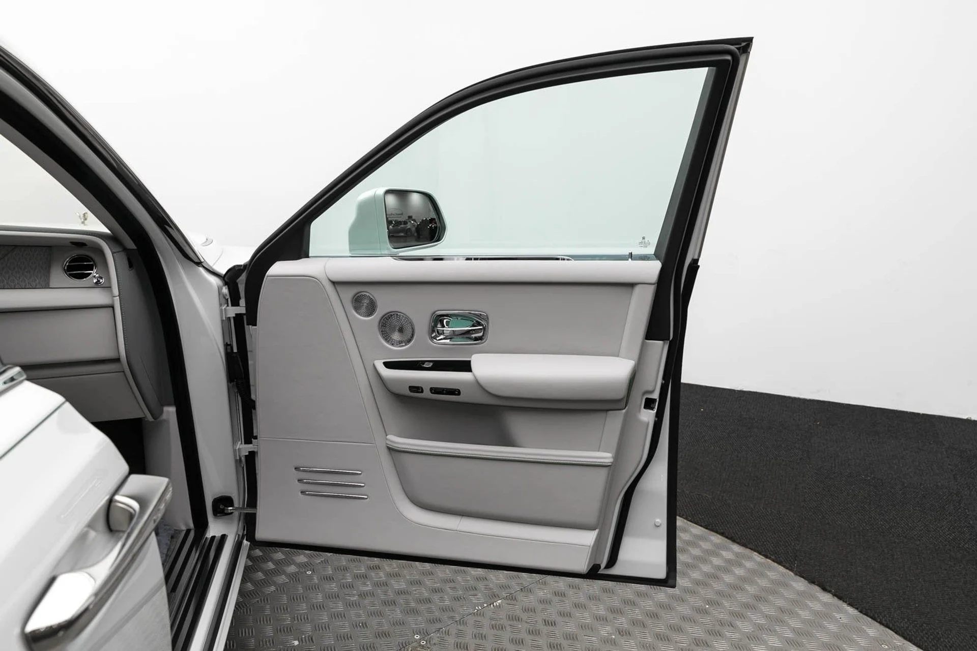 mph030_2916805695_31_d835548cfa