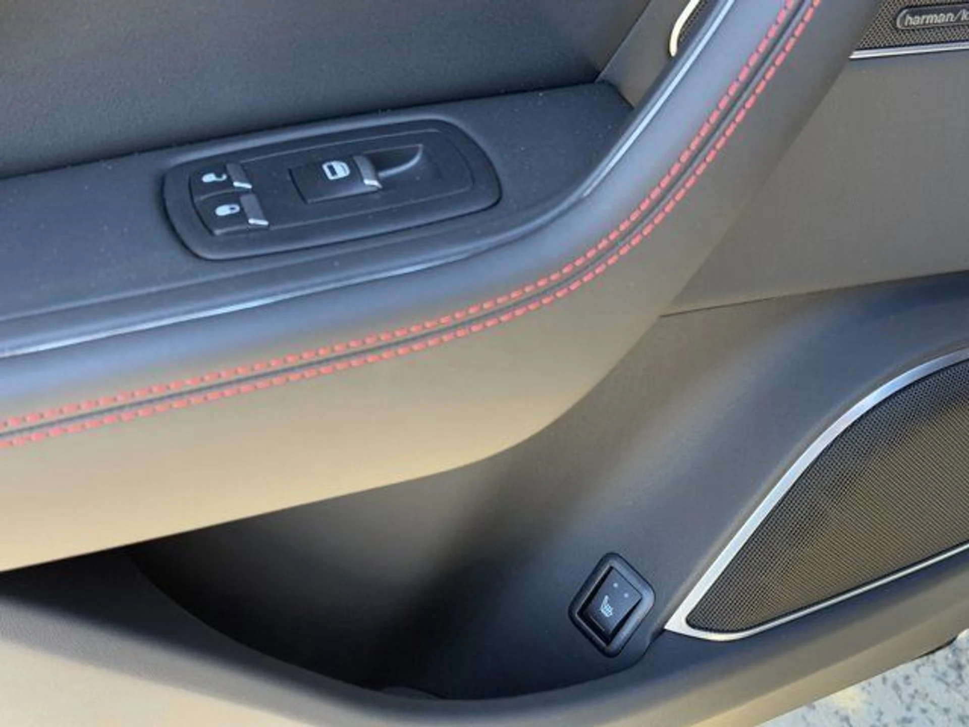 mph030_2918692410_b156dbb4dc764035a491b8f5d6c7d7f2_dd6b7ee2e8