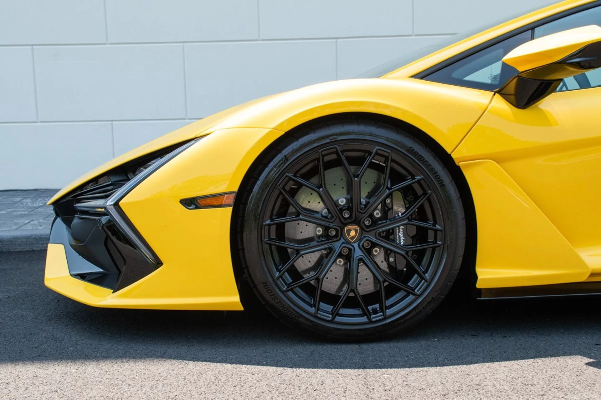 mph030_292781731_Used_2024_Lamborghini_Revuelto_1740383899_5a9834994e