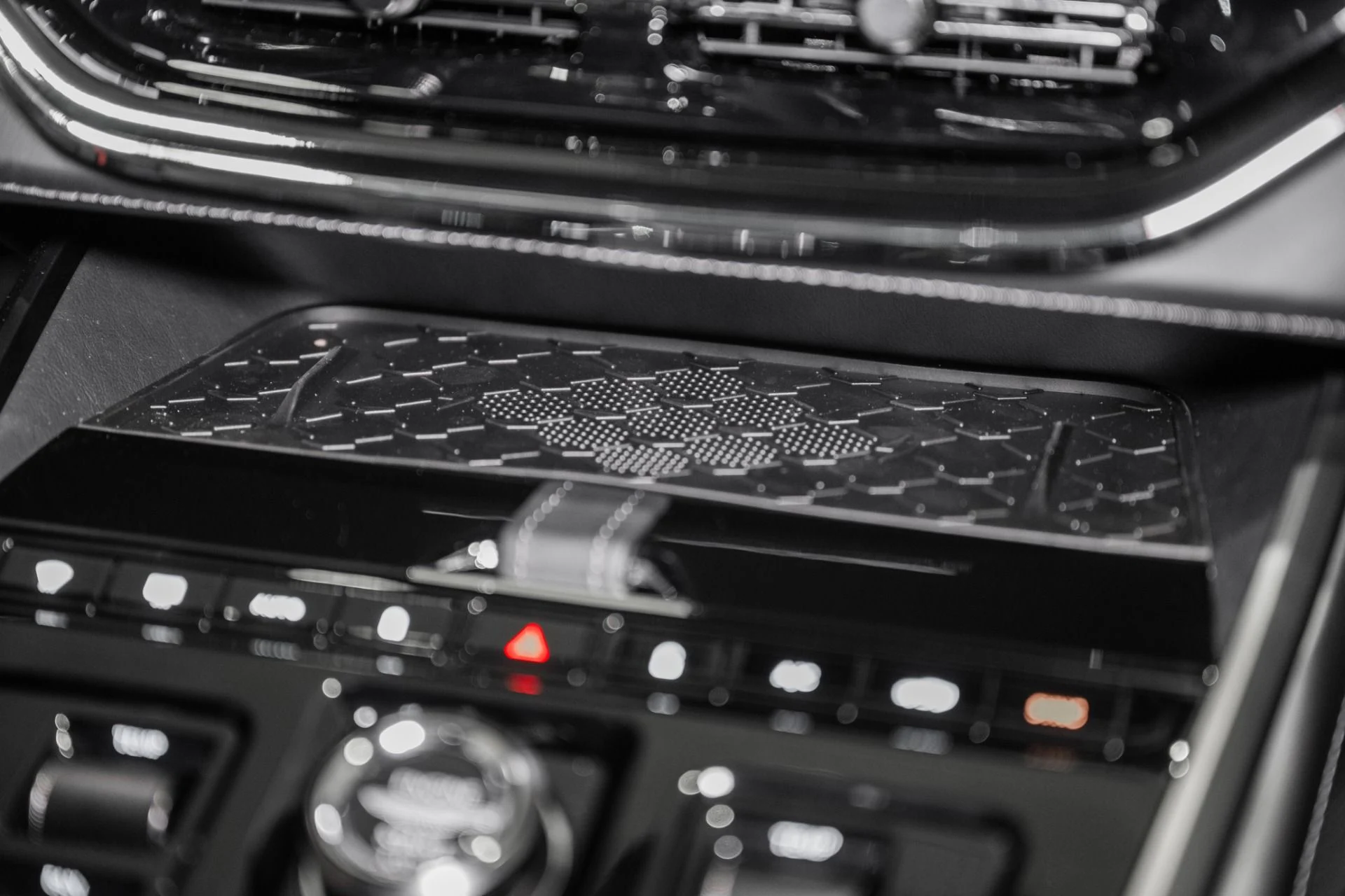 mph030_2931820611_New_2026_Aston_Martin_DBX_S_1765985660_b0639861a2