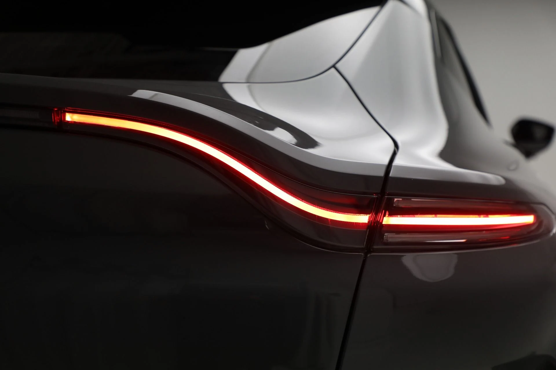 mph030_2937797329_New_2025_Aston_Martin_DBX_707_91693d5f2c