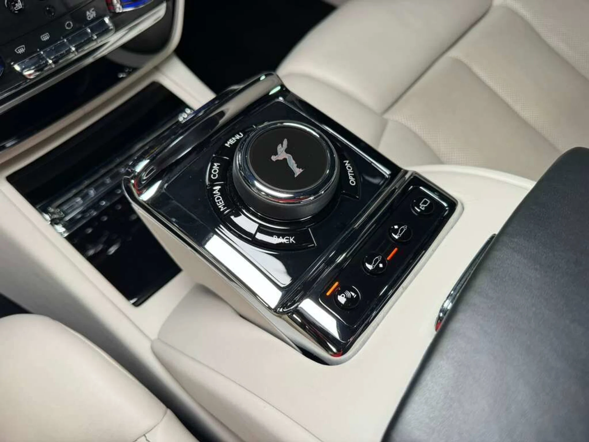 mph030_2940002583_55a54a816eb6c0a0d4faaca644ca637f_cba09ad377