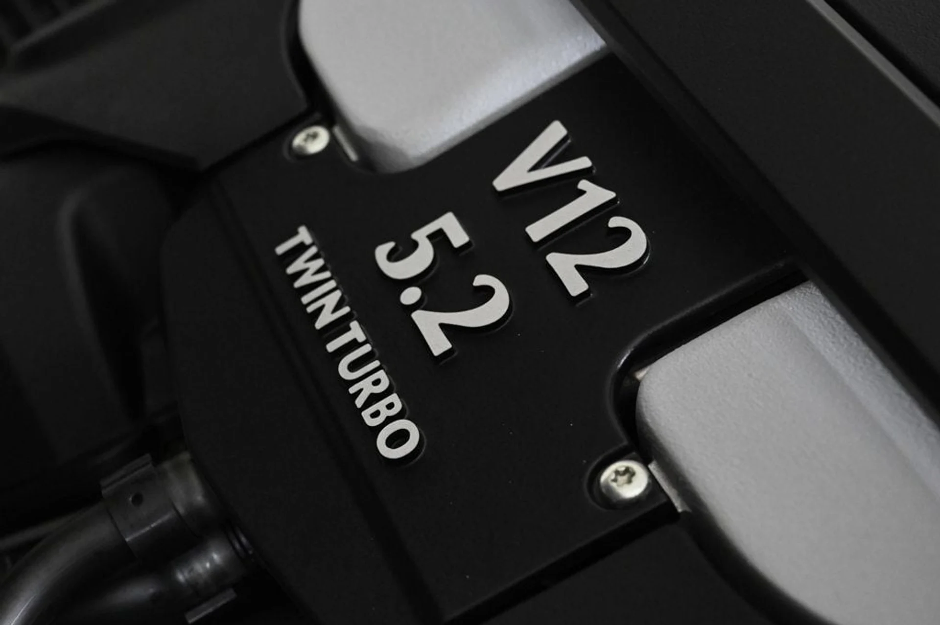 mph030_2940843888_used_2021_aston_martin_dbs_superleggera_11350_22941074_30_1024_008f2416a2