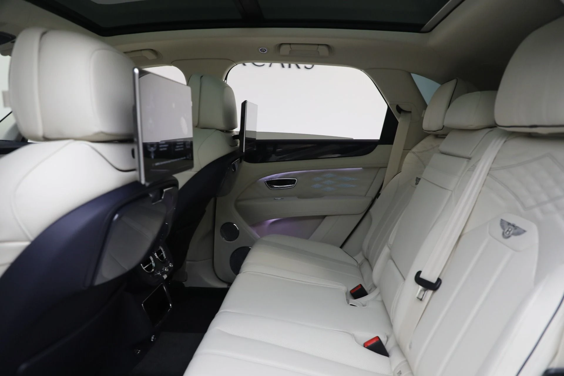 mph030_2940896483_New_2025_Bentley_Bentayga_Atelier_Edition_V8_908c1645aa