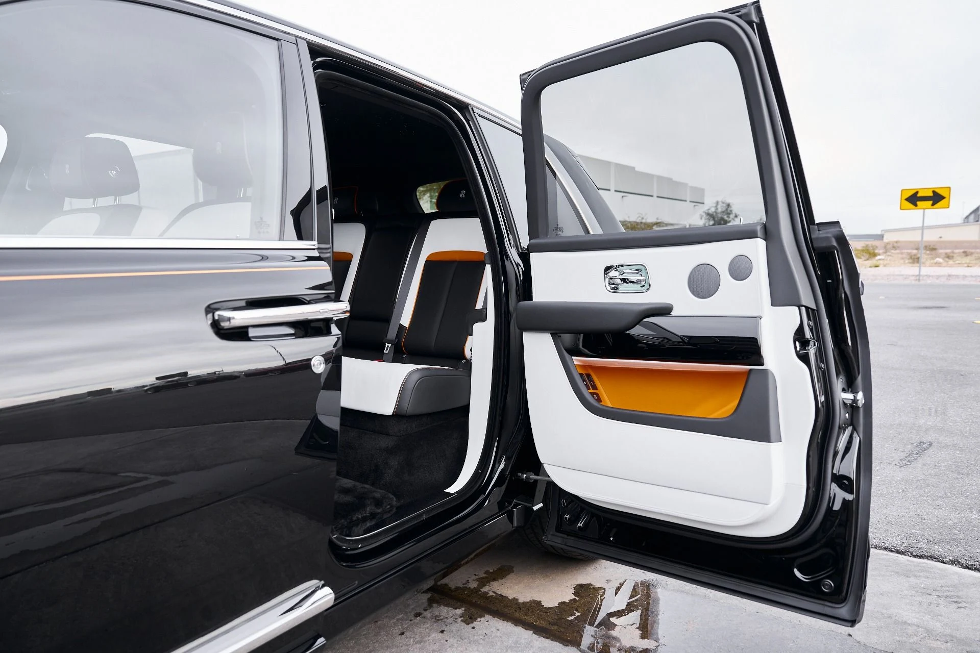 mph030_2949055442_Used_2026_Rolls_Royce_Cullinan_Base_1769135793_44680d5114